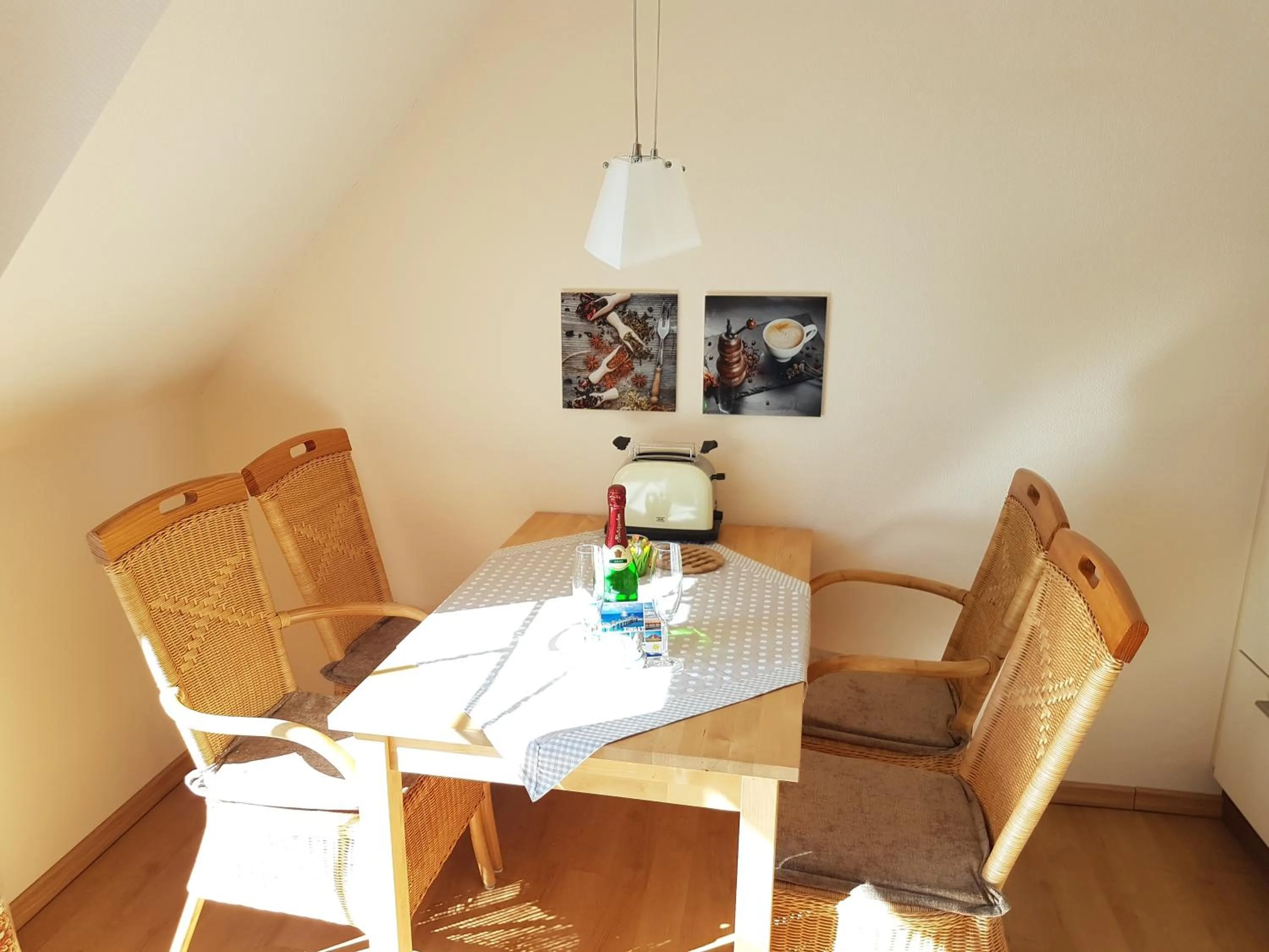 Dining area in Arielle Nr 6 - für die schönste Zeit des Jahres -