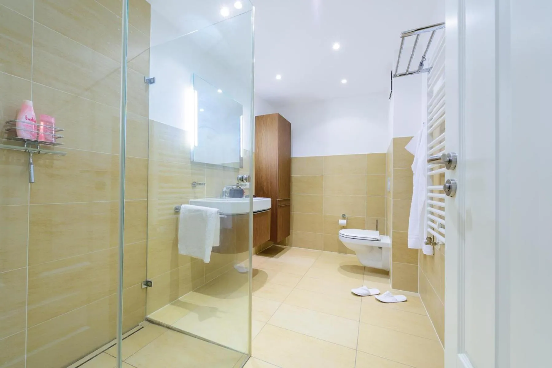 Shower in Arielle Nr 6 - für die schönste Zeit des Jahres -