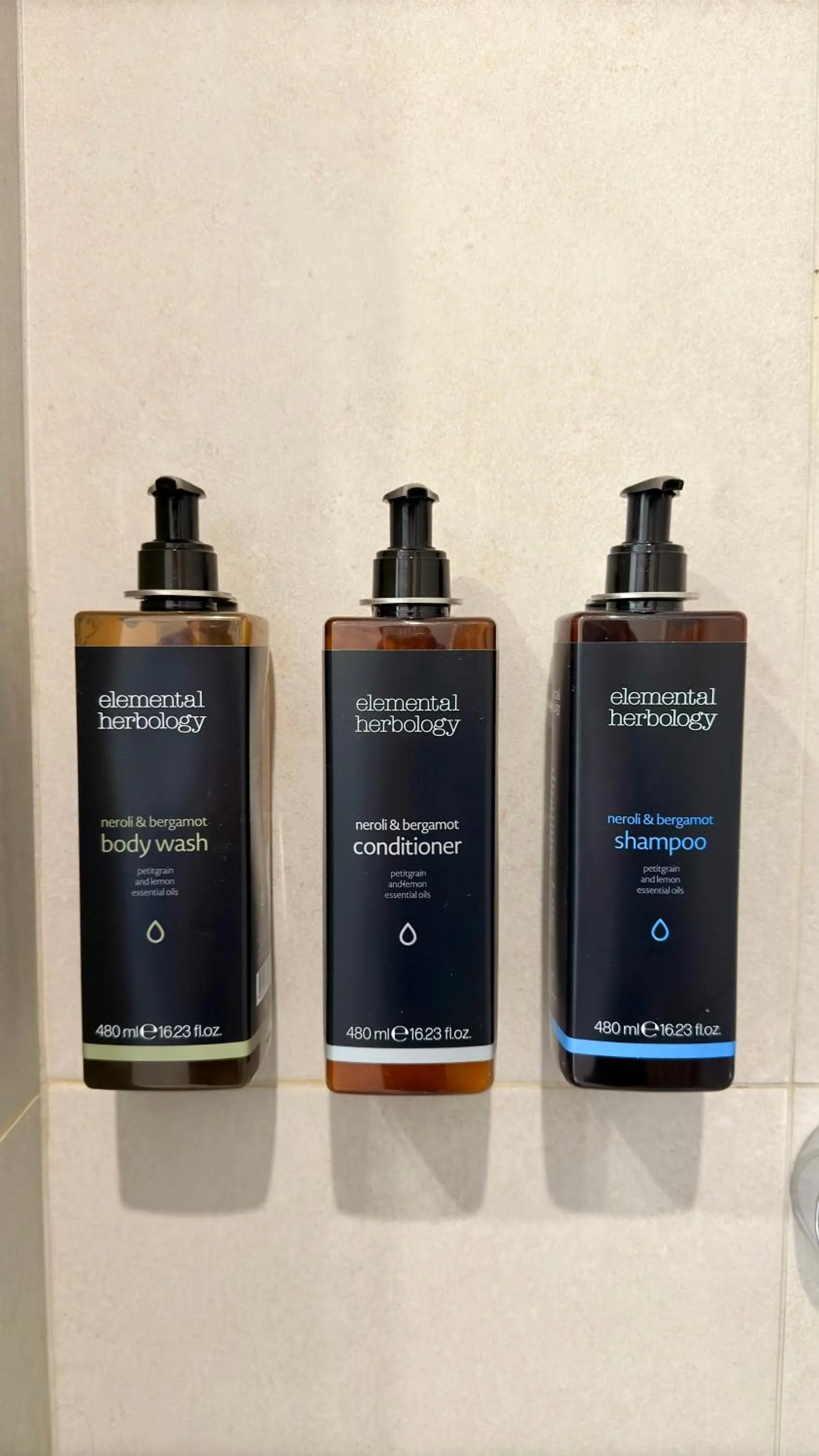 Shower in J14A I Rooms & Apartments AUTOMATED SELF CHECK-IN