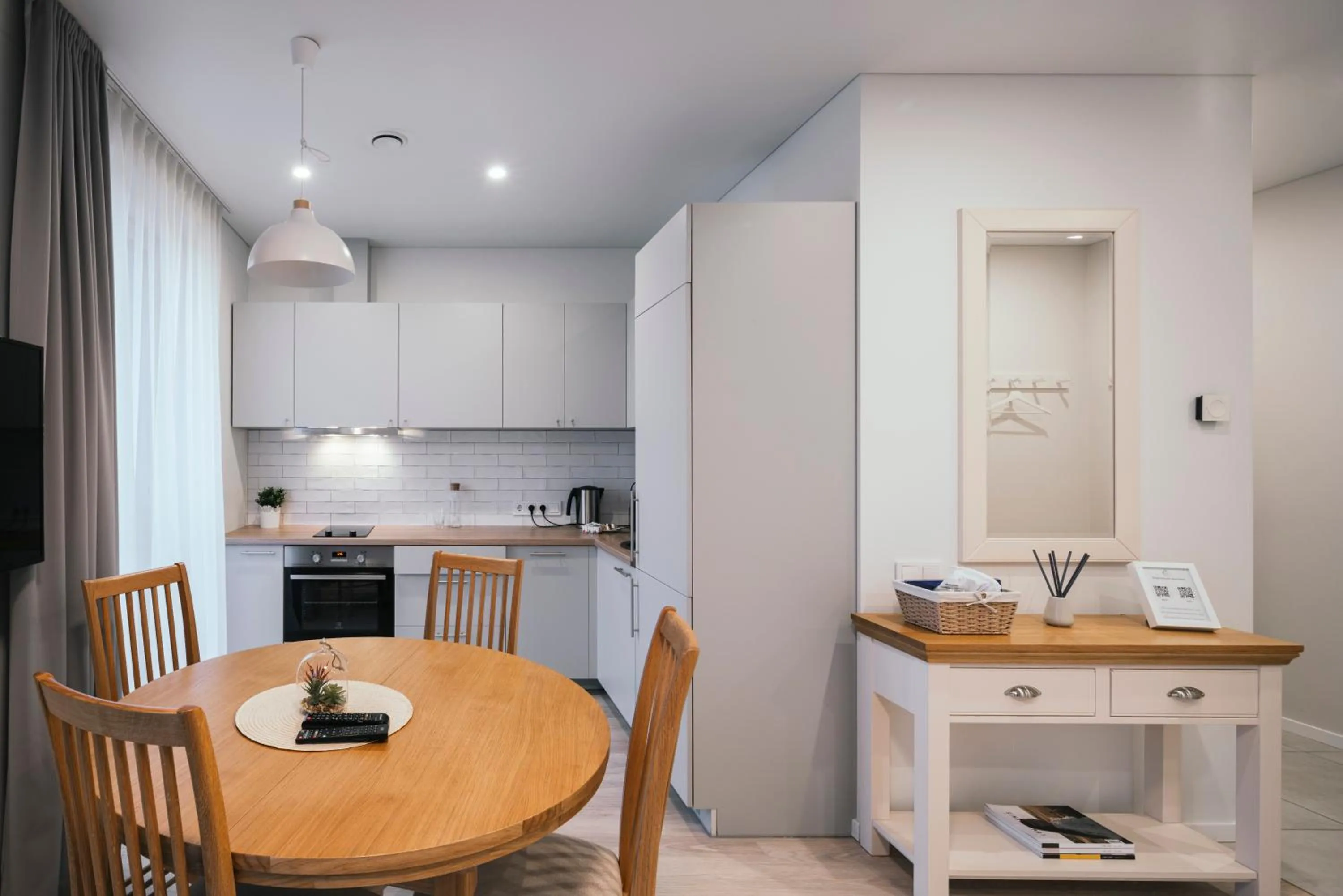 TV and multimedia in J14A I Rooms & Apartments AUTOMATED SELF CHECK-IN