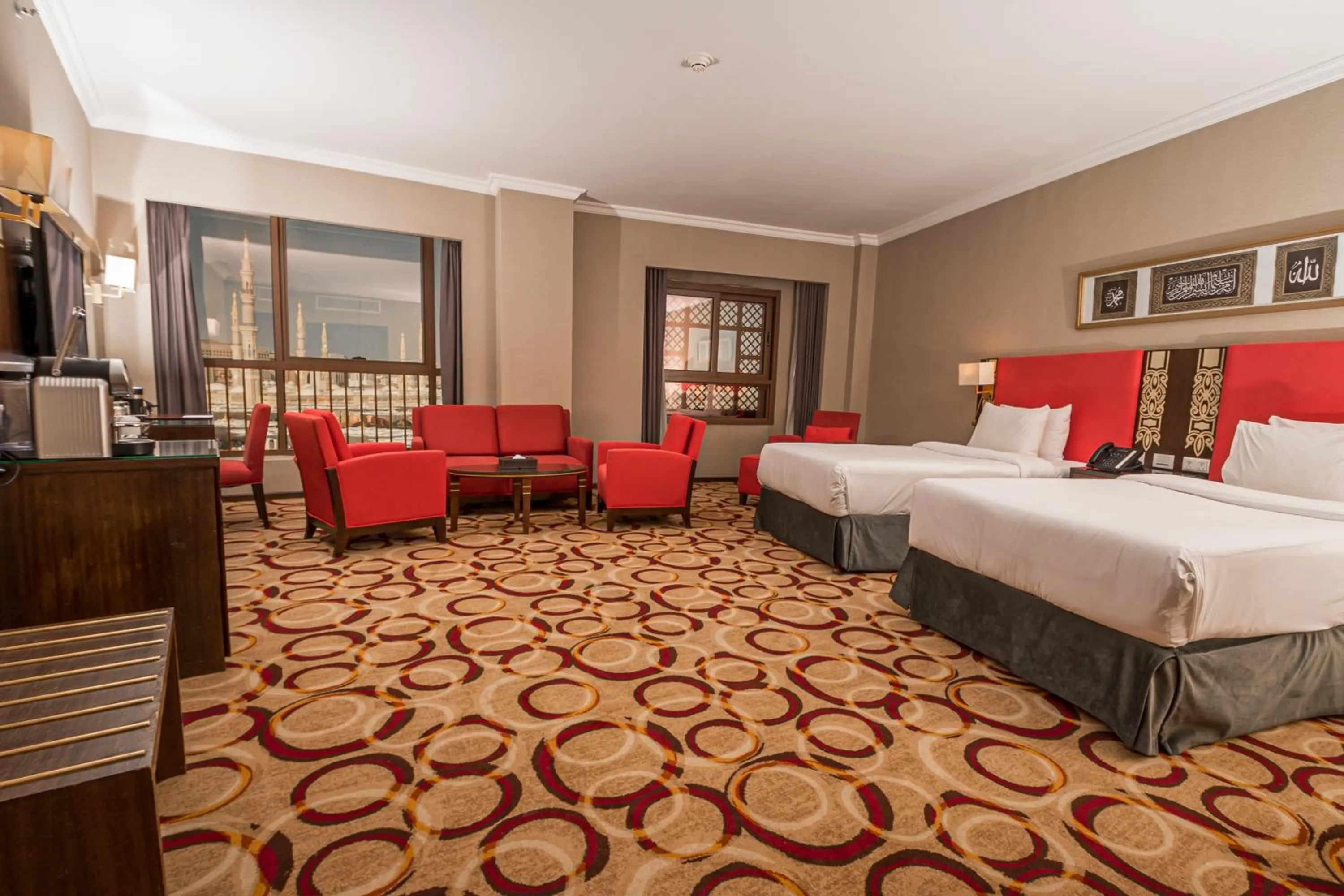 Bedroom, Bed in Taiba Madinah Hotel