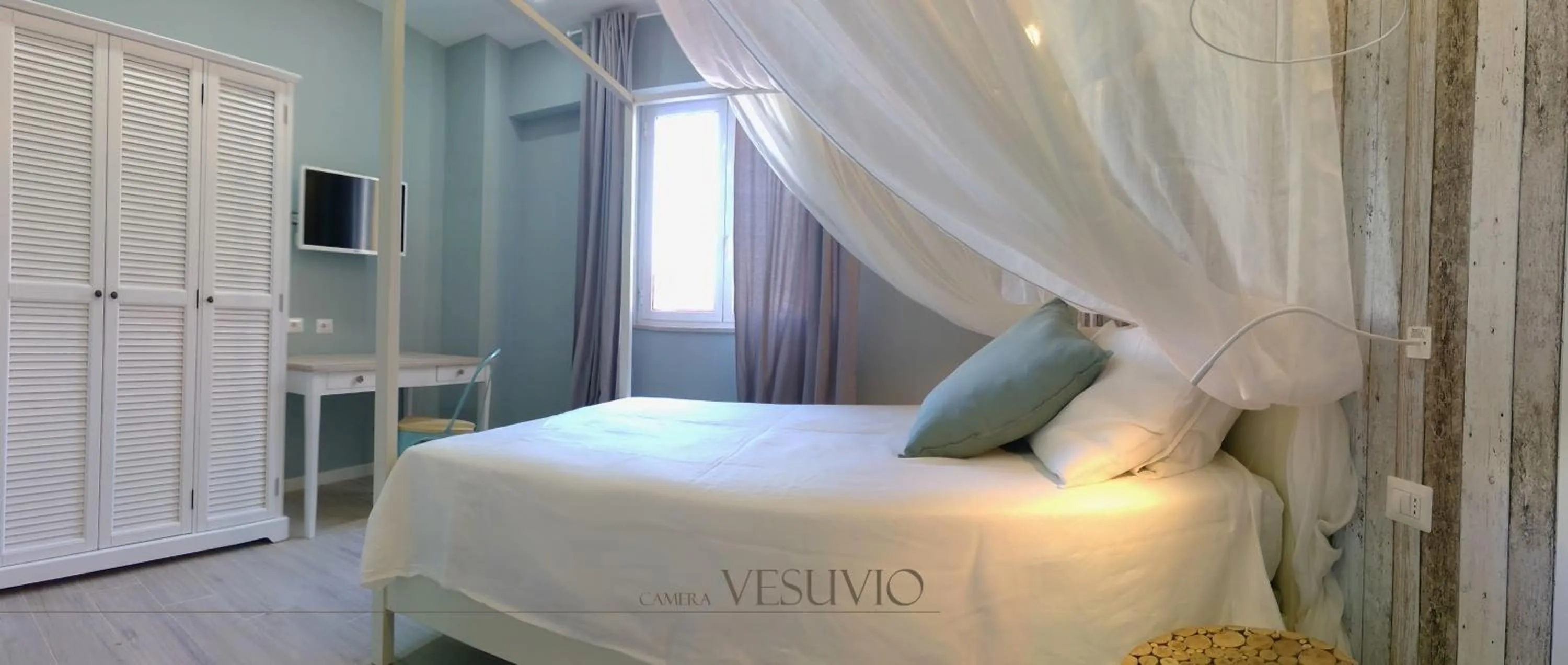 TV and multimedia, Bed in B&b Torre del Greco