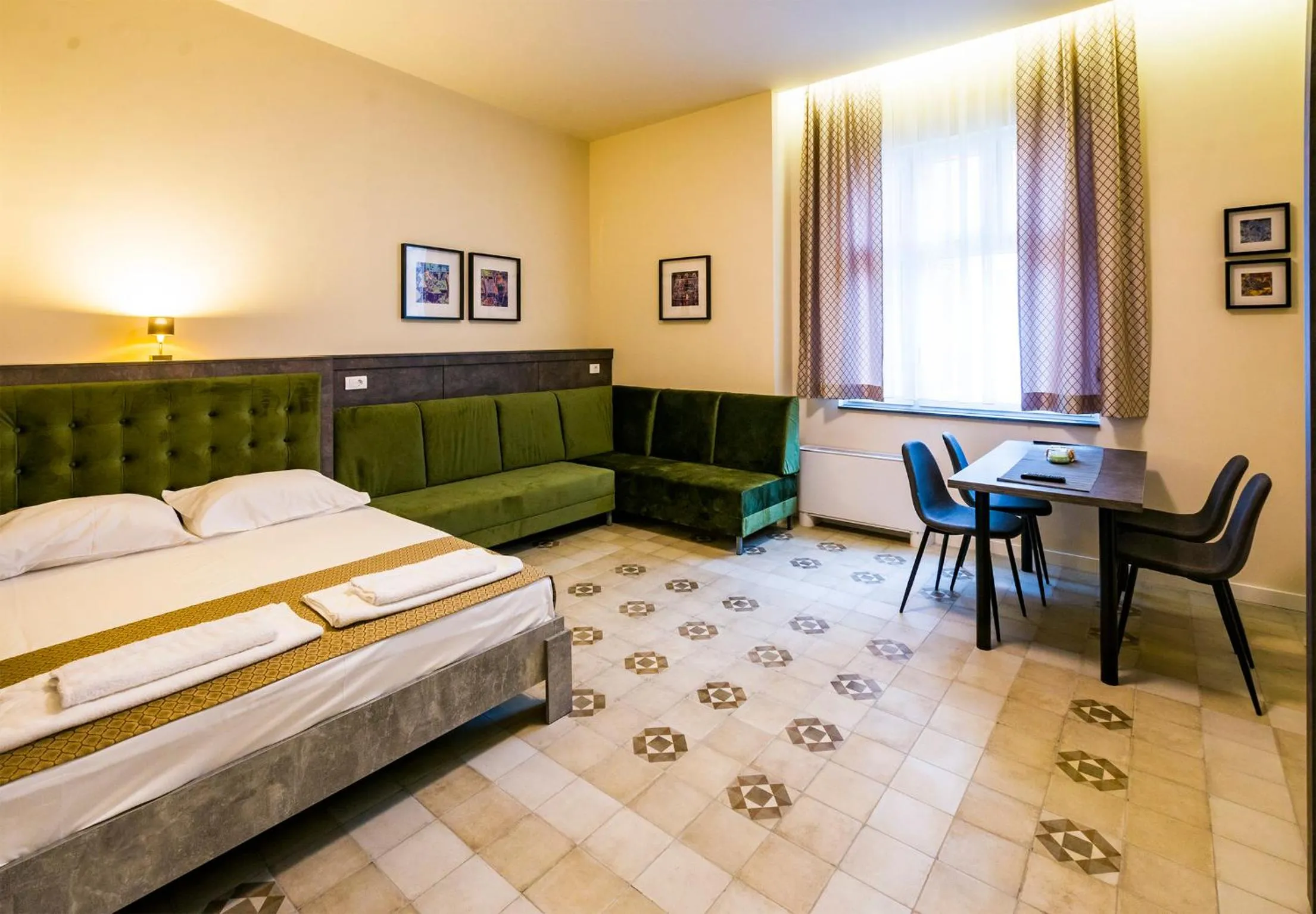 Bed in Lux Villa Old Town