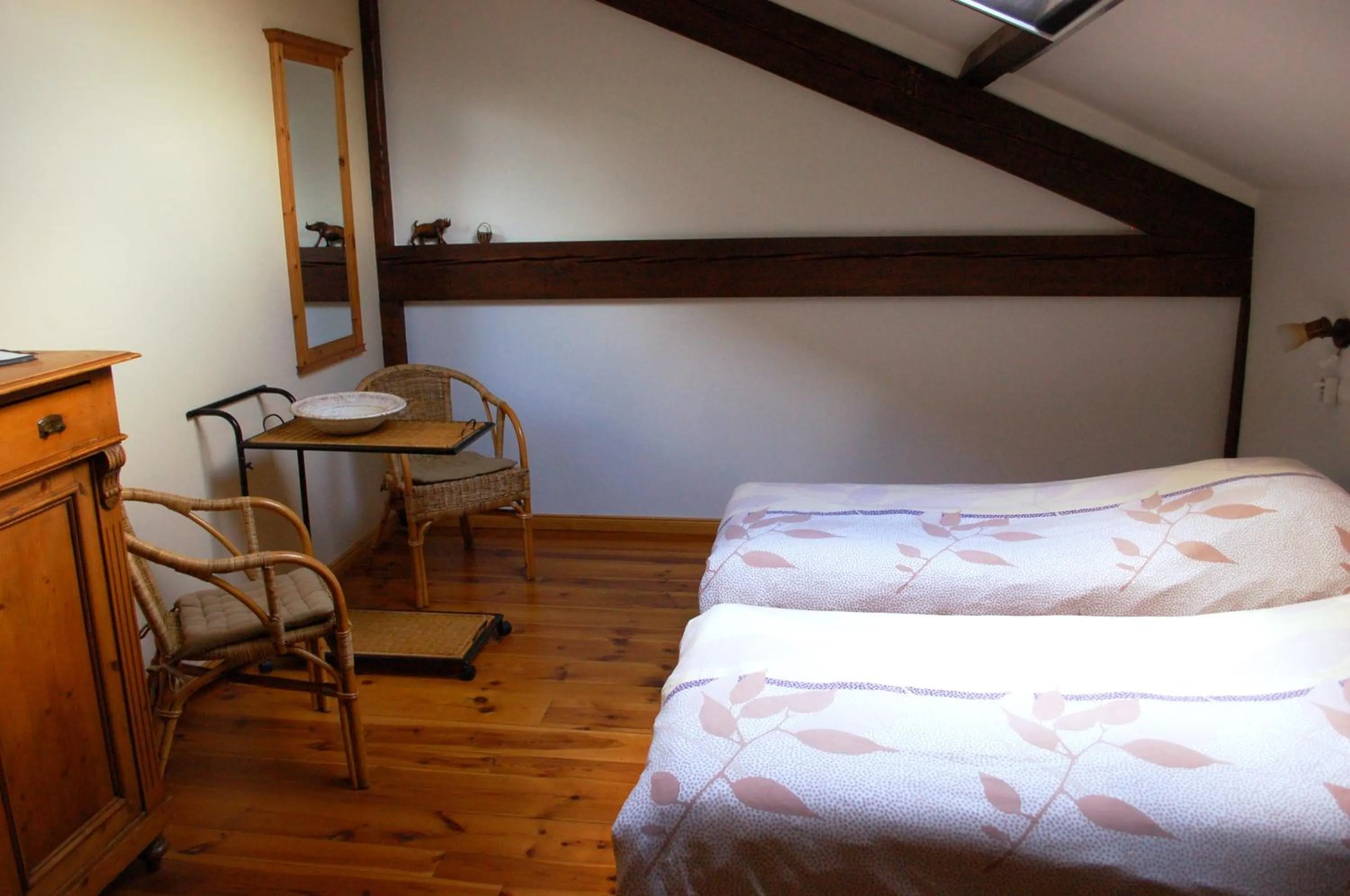 Photo of the whole room, Bed in Le Grand Trianon