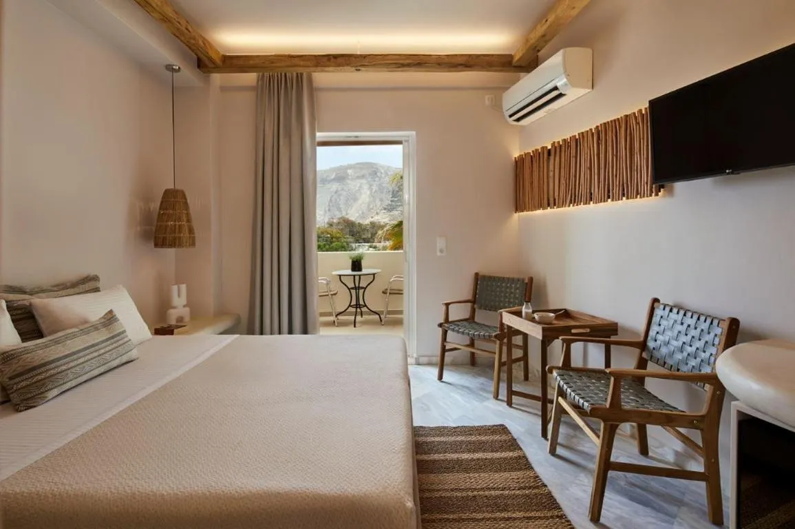 Photo of the whole room, Bed in Hermes Hotel