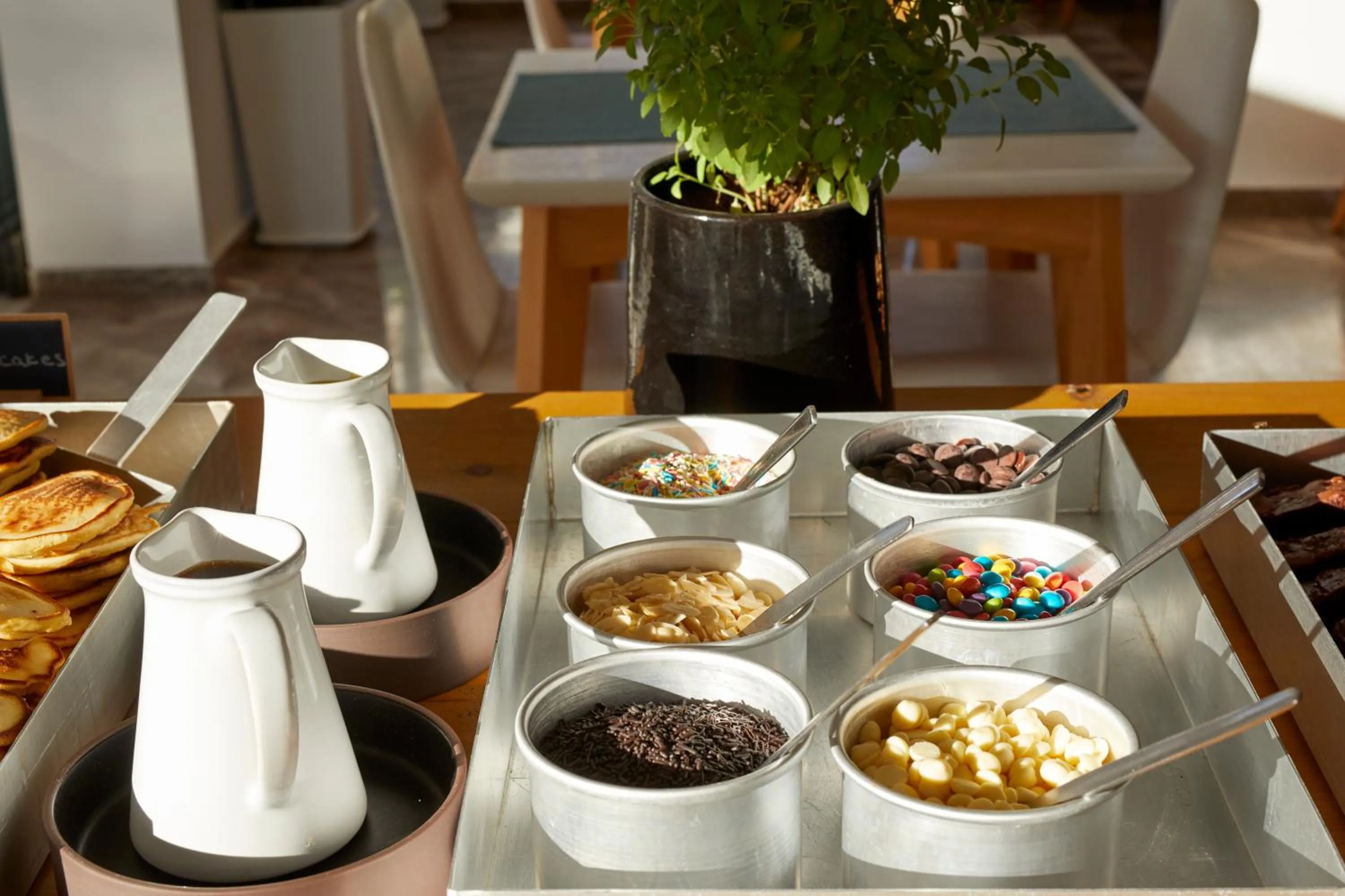 Food and drinks in Hermes Hotel