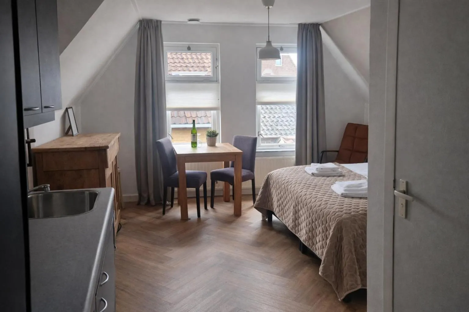 Bed in Hotel De Grote Kade - Boutique Heritage Hotel in het historische hart van Goes