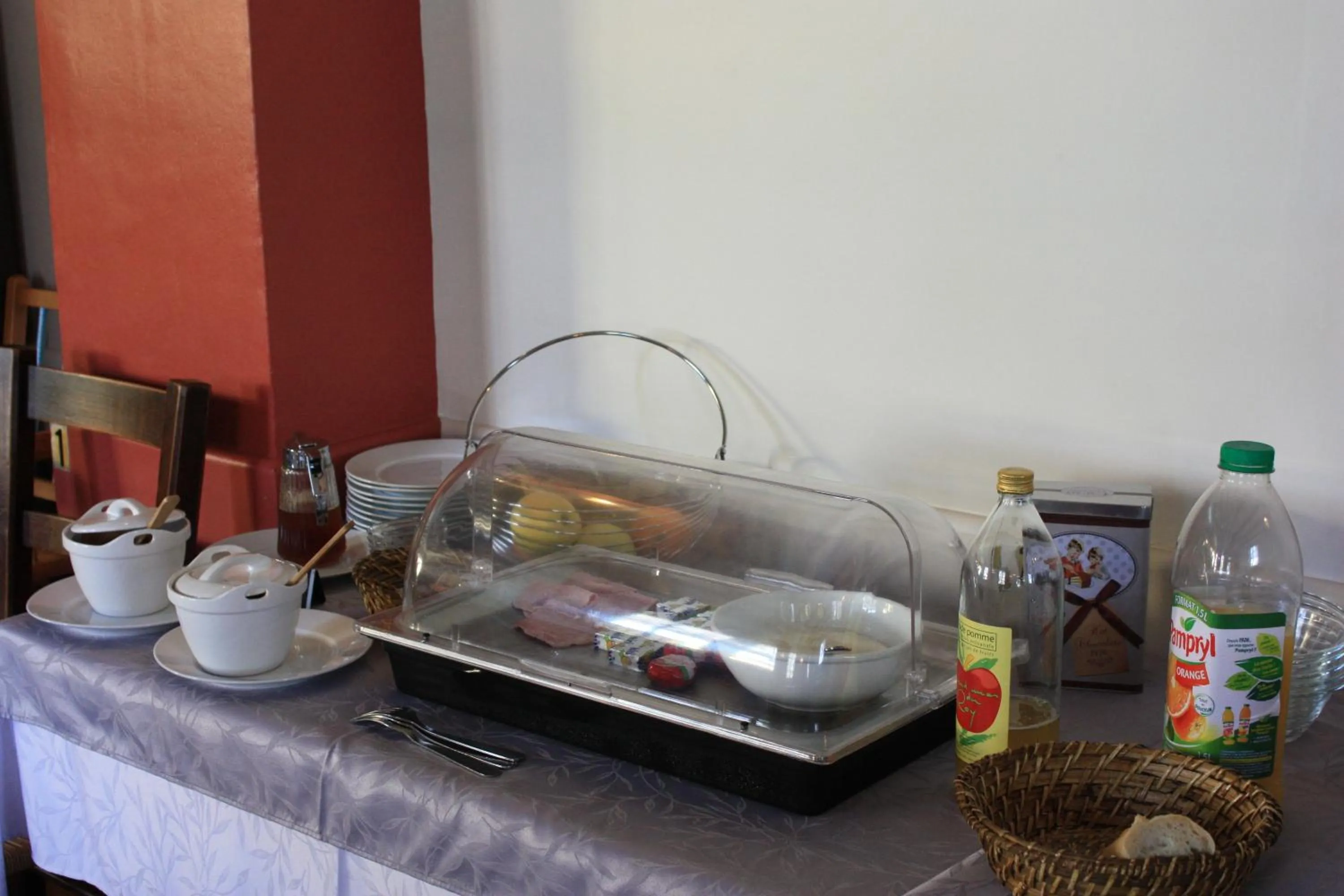 Restaurant/places to eat in Logis Hotel Restaurant Le Flamant Rose camargue