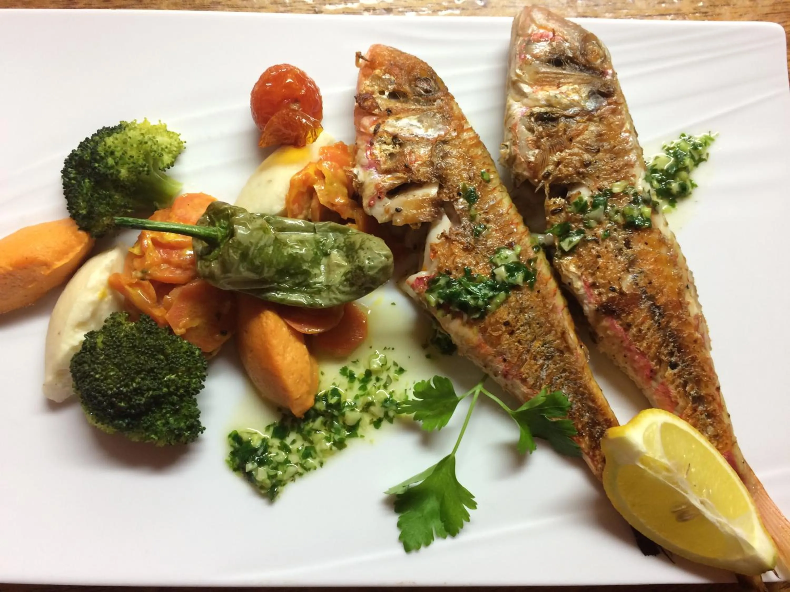 Restaurant/places to eat in Logis Hotel Restaurant Le Flamant Rose camargue