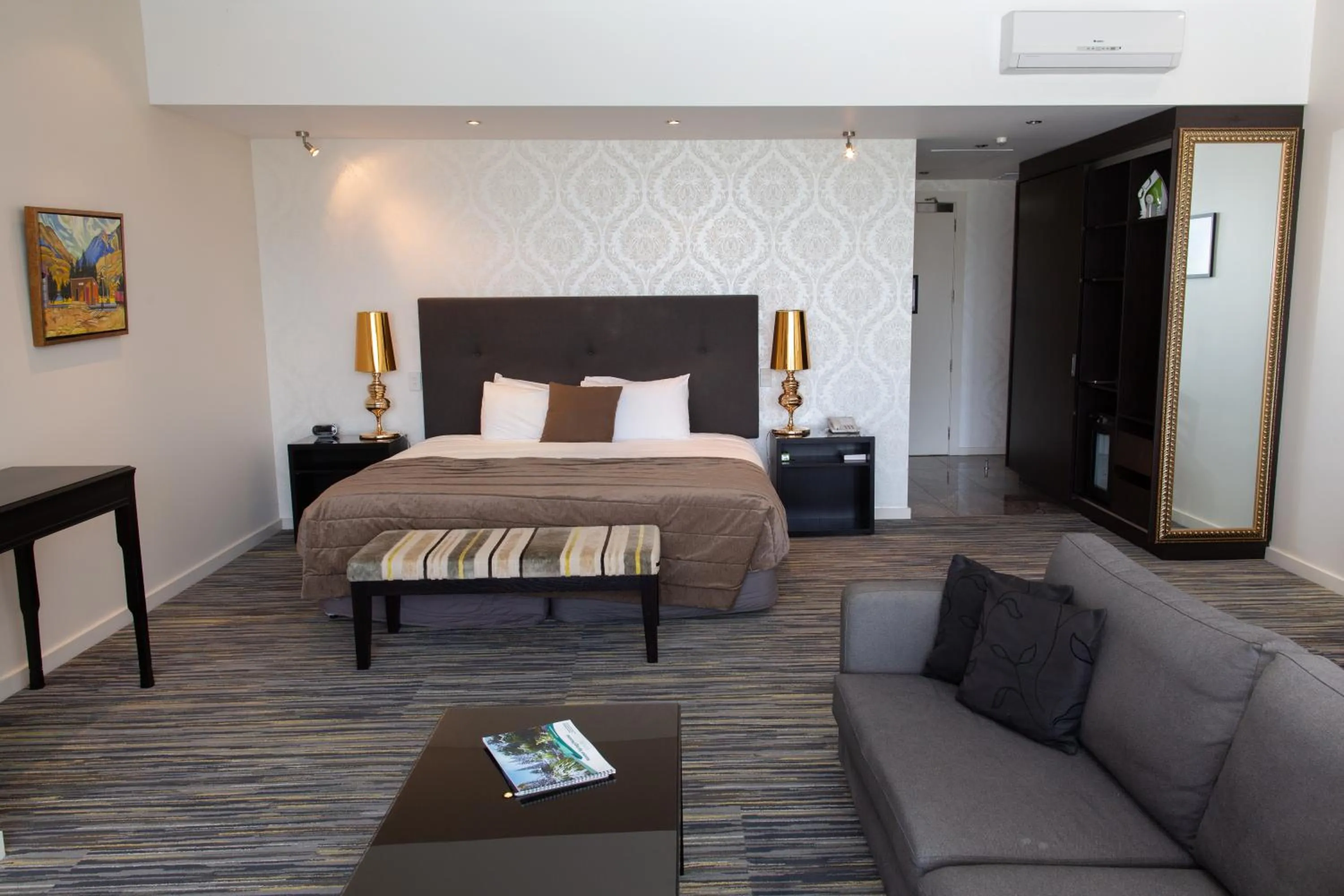 Photo of the whole room, Bed in Braemar Lodge And Spa