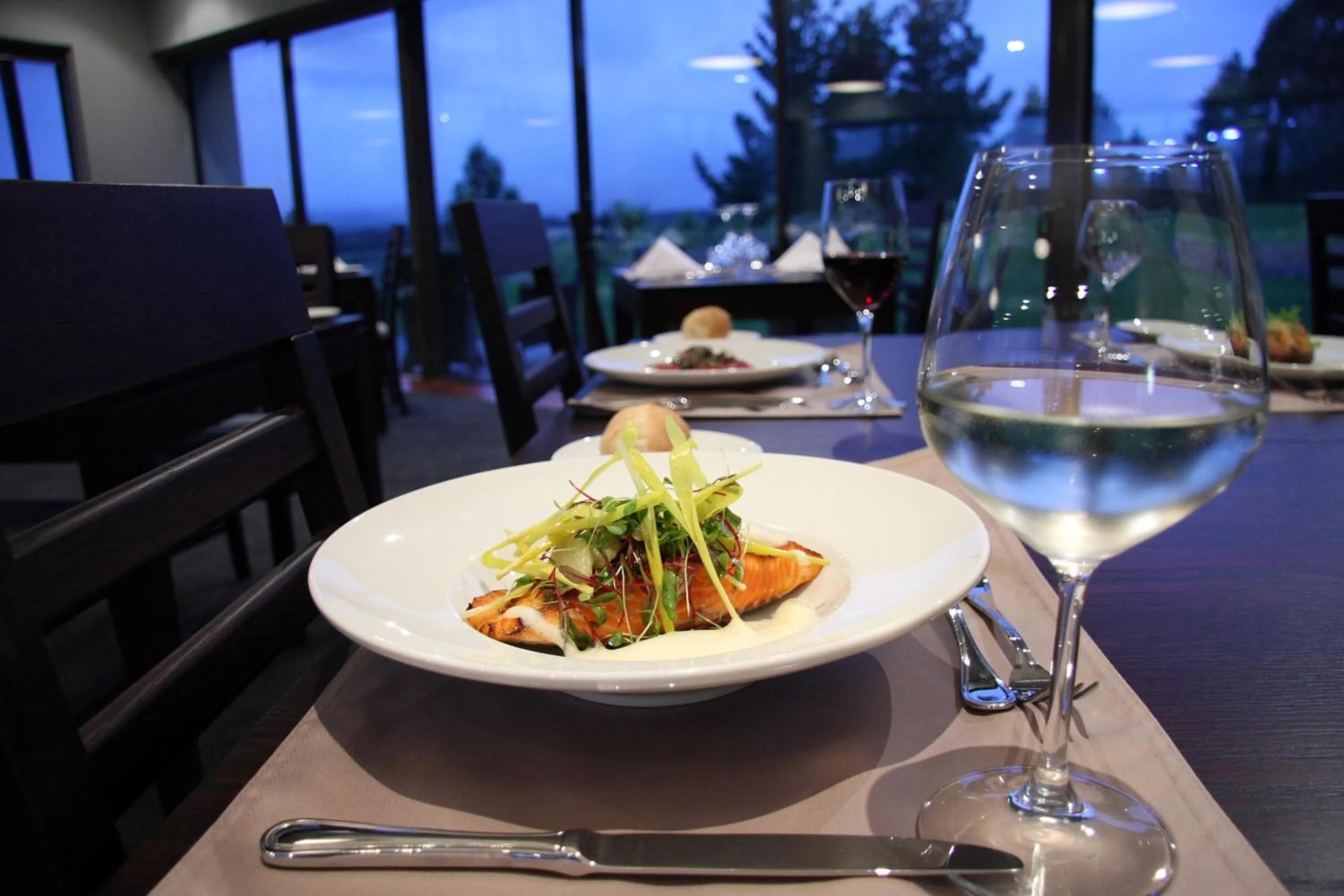 Restaurant/places to eat in Braemar Lodge And Spa