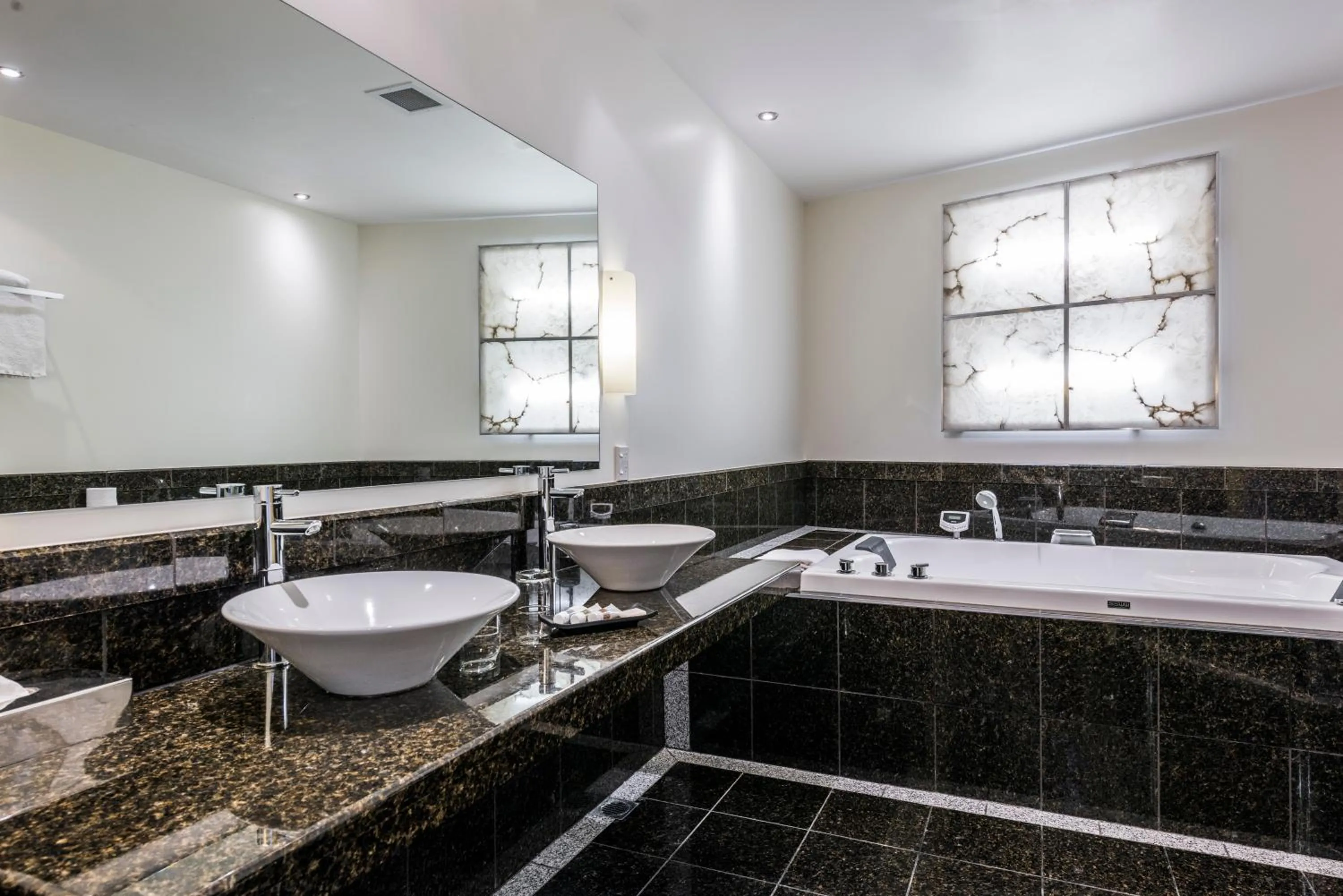 Bathroom in Braemar Lodge And Spa