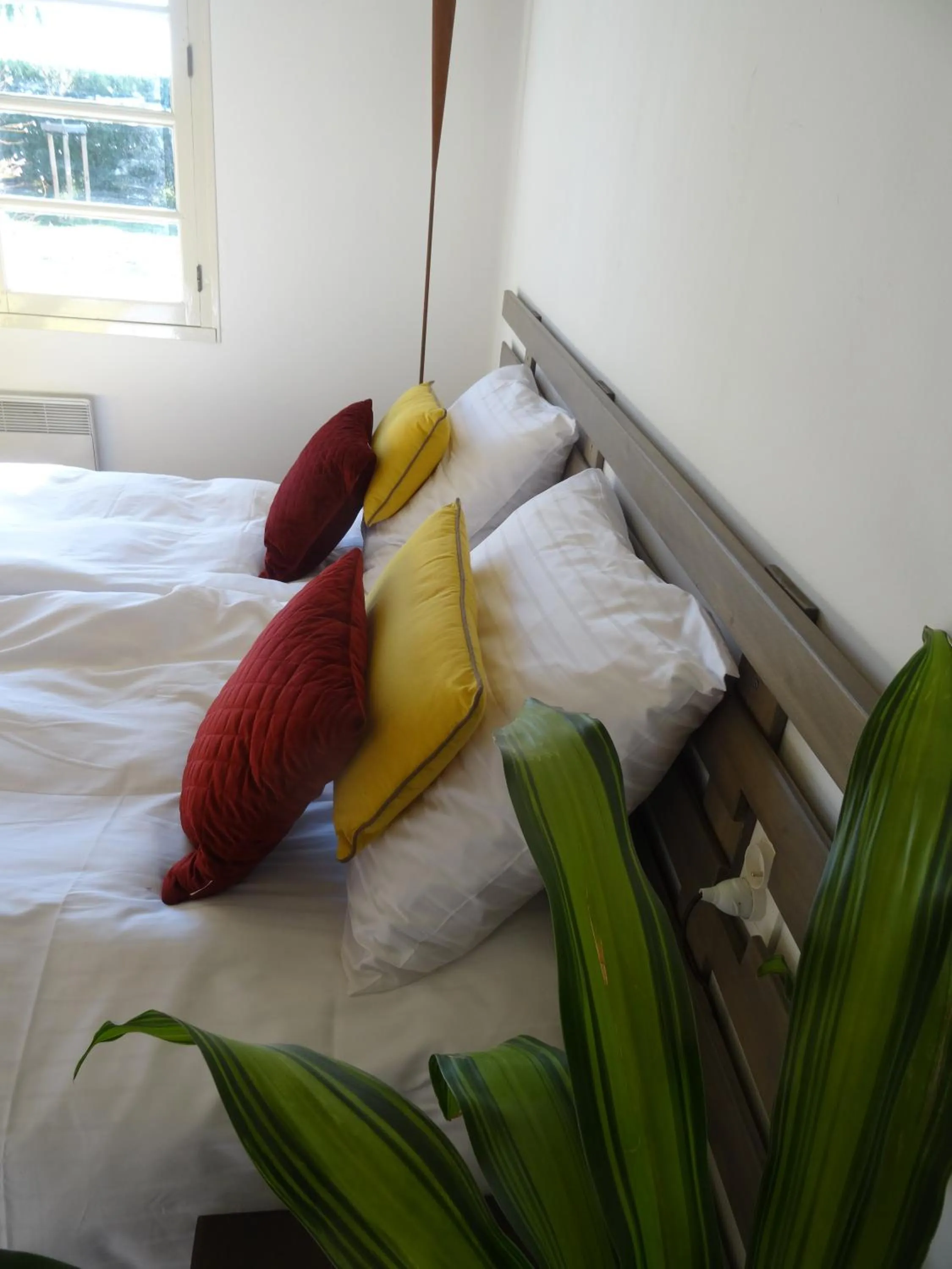 Bedroom, Bed in Auberge BonBeauJoli