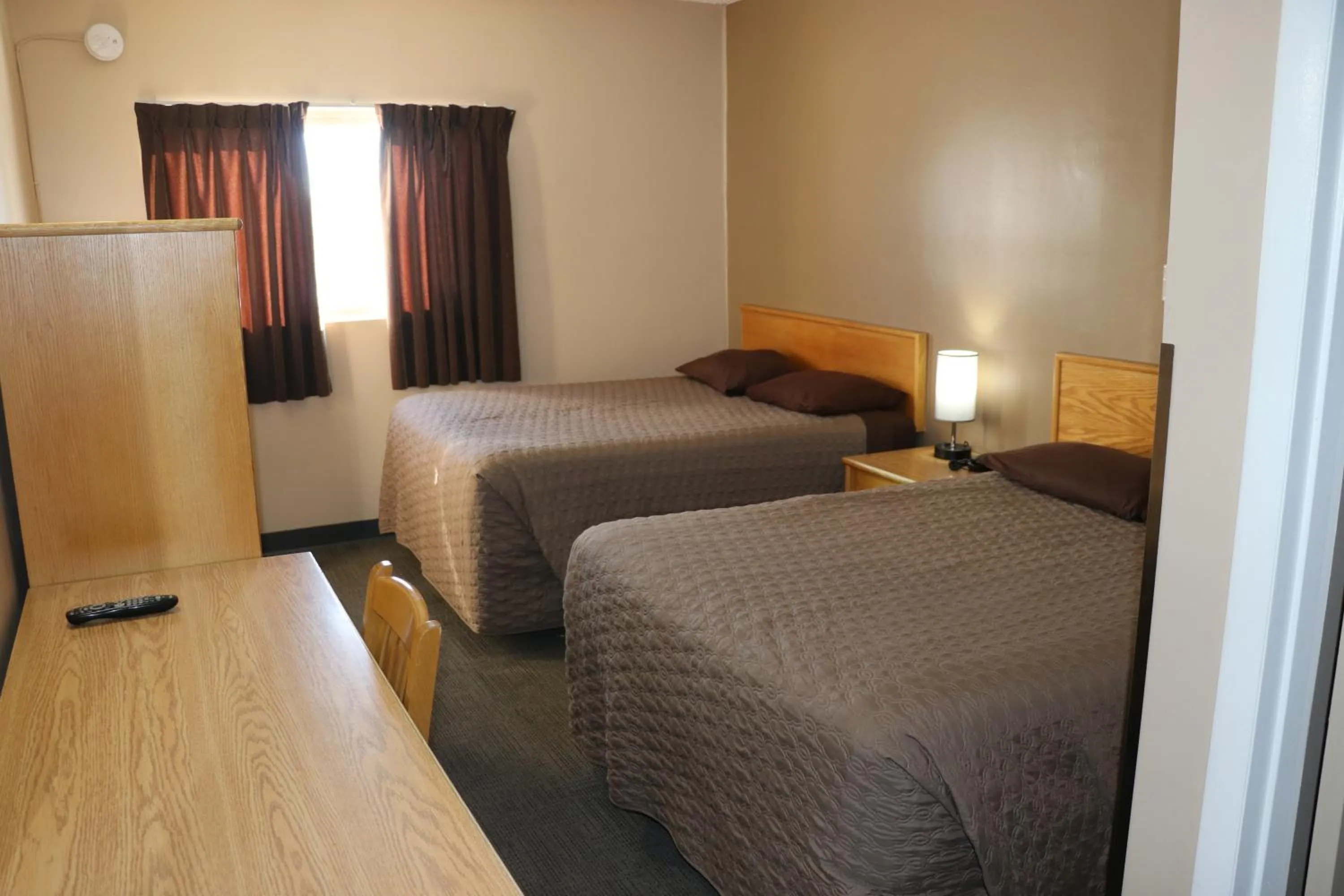 Bedroom, Bed in Nights Inn Motel