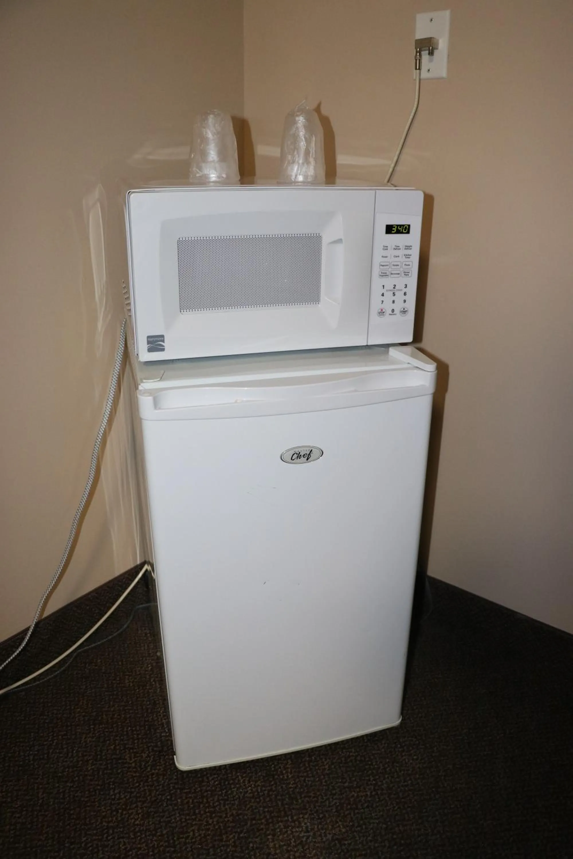 microwave in Nights Inn Motel