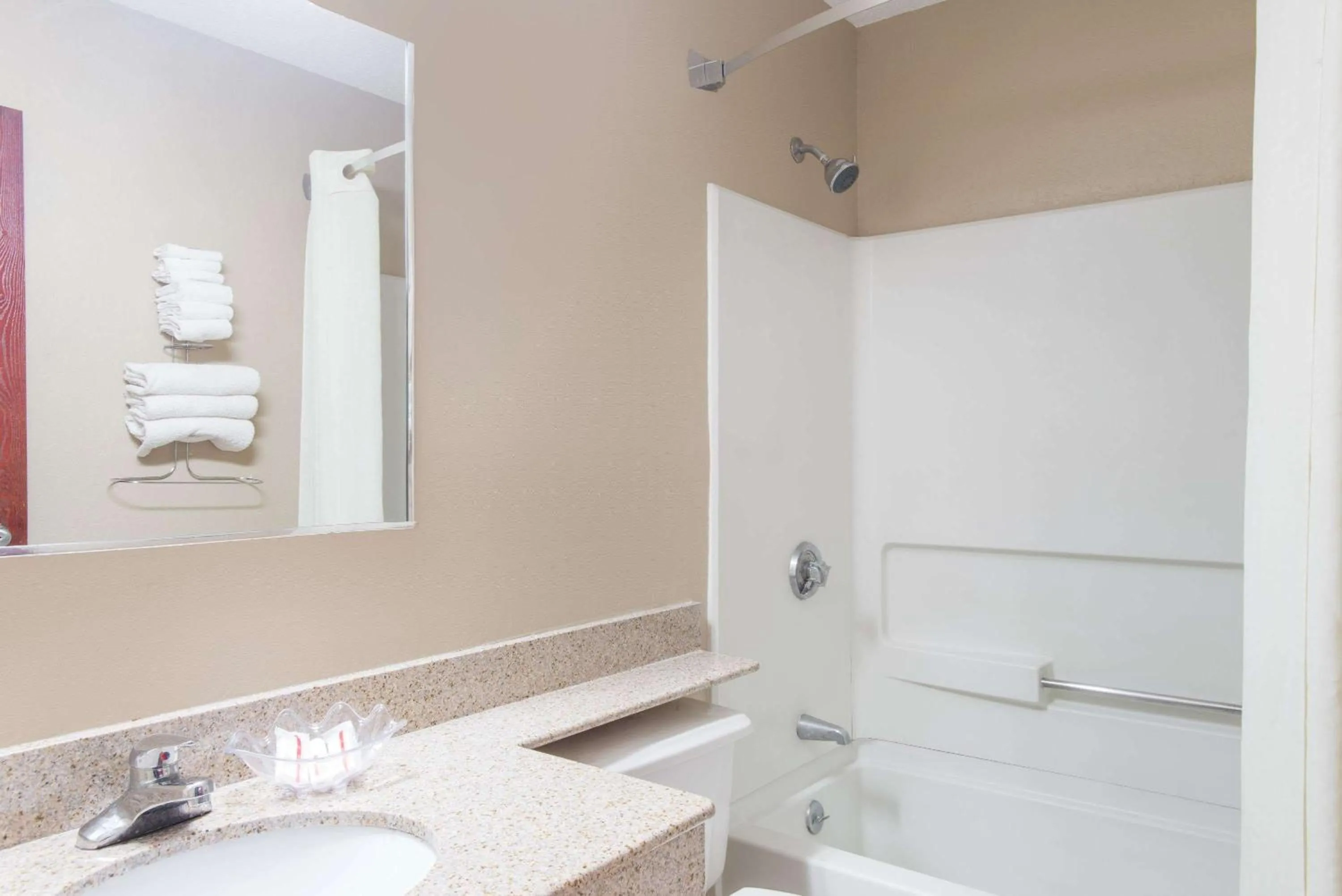 Photo of the whole room, Bathroom in Super 8 by Wyndham Gardner