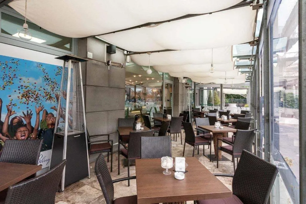 Restaurant/places to eat in Viva Hotel Avellino