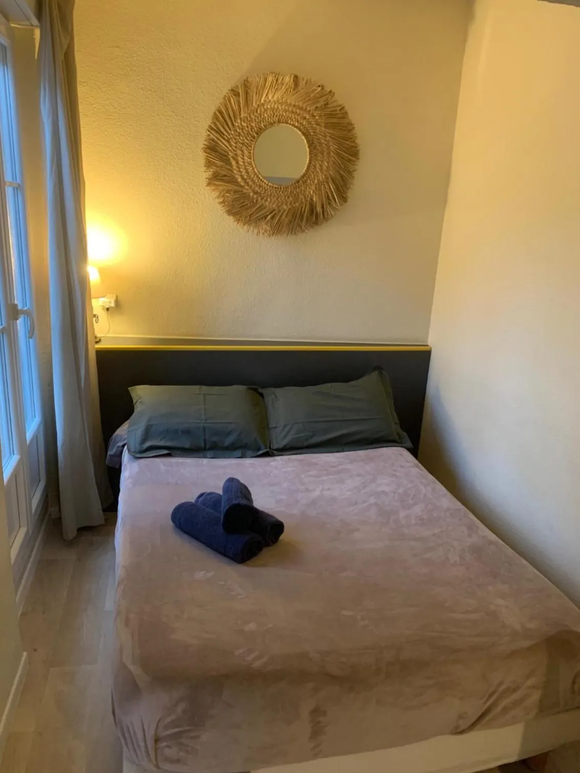 Bedroom, Bed in Résidence Meublée Services