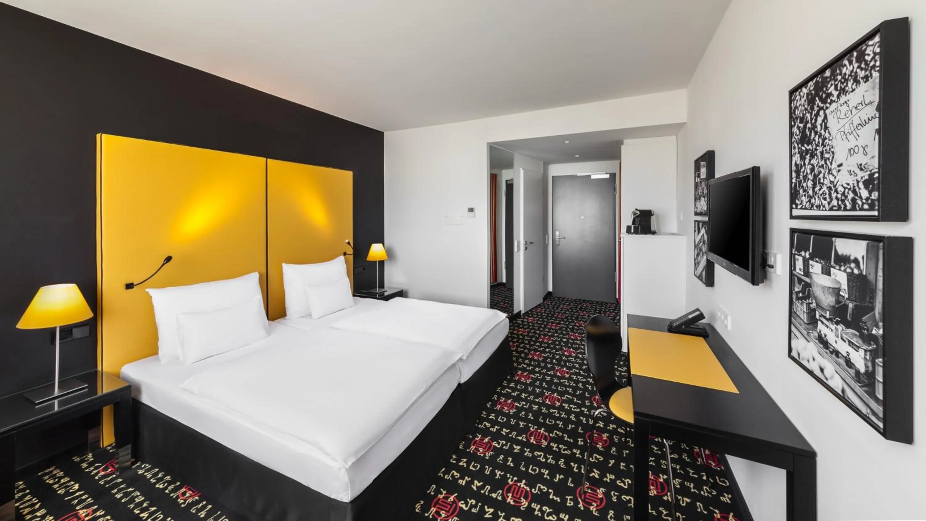 Photo of the whole room, Bed in Holiday Inn Munich - Westpark by IHG