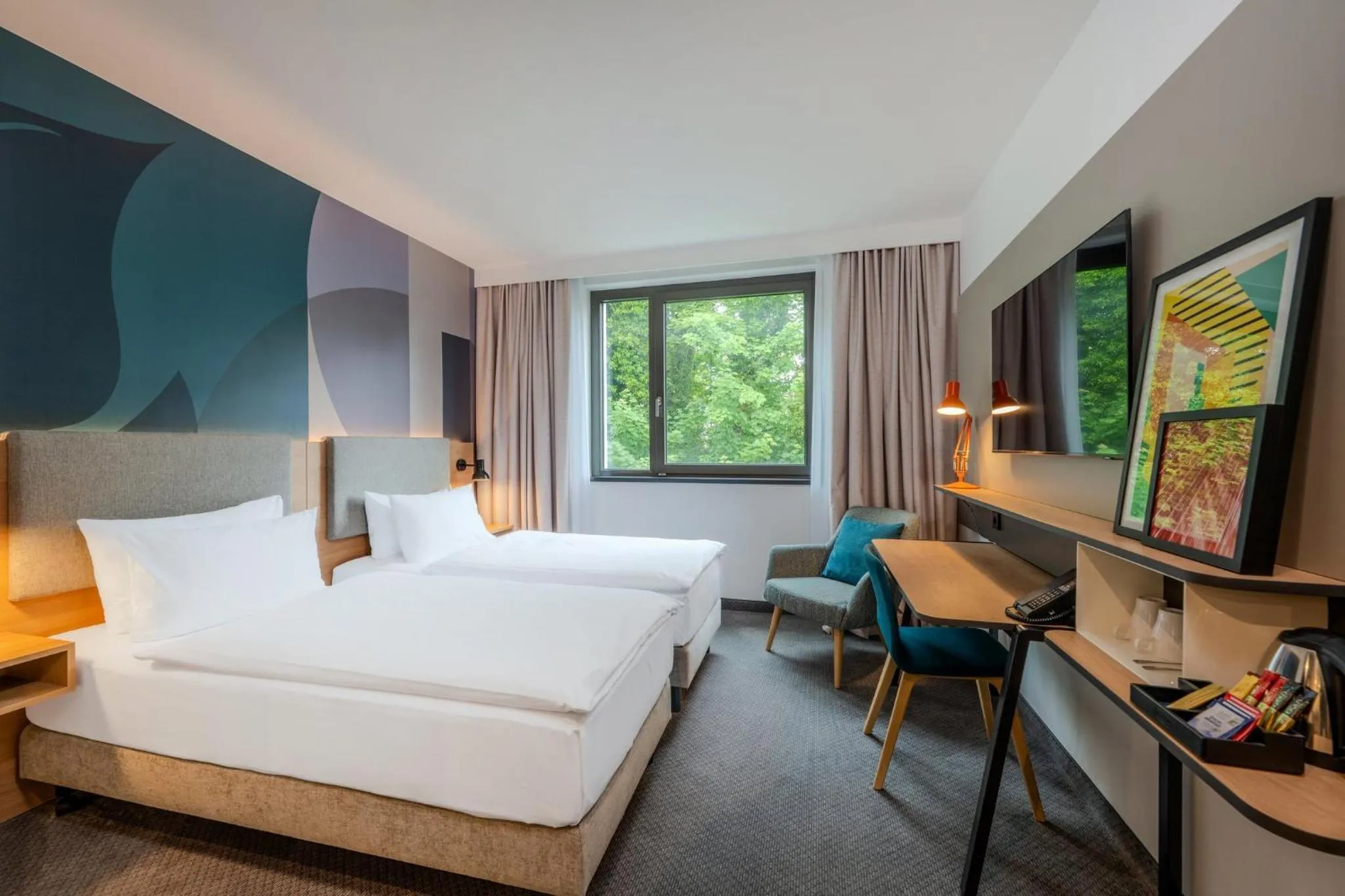 Photo of the whole room, Bed in Holiday Inn Munich - Westpark by IHG