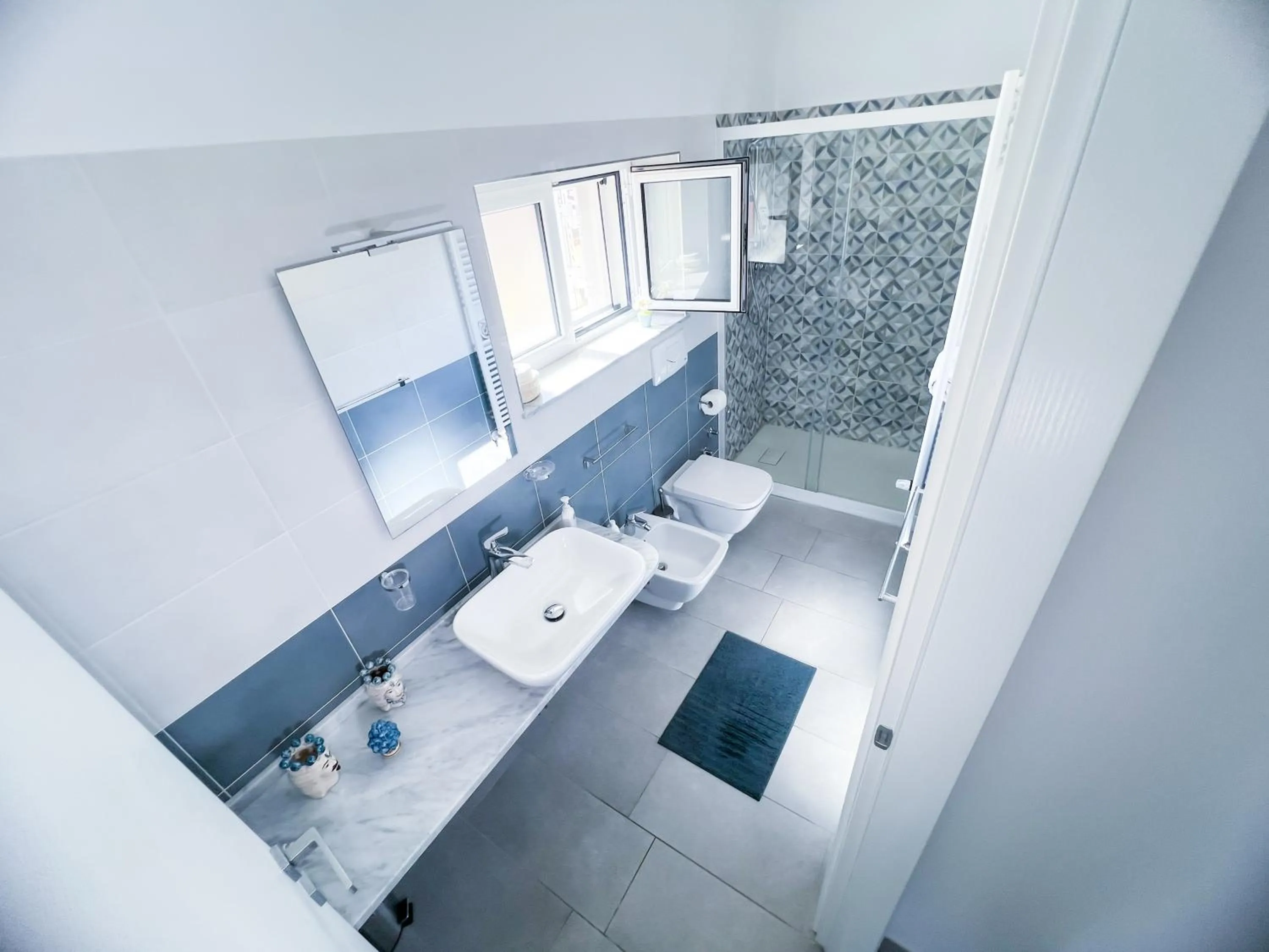 Shower in Al Centro Storico