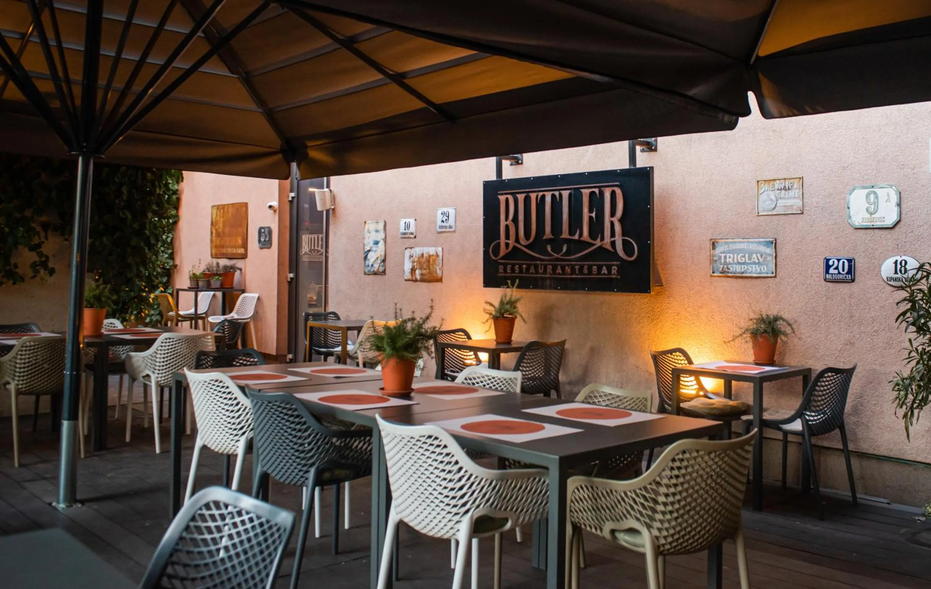 Restaurant/places to eat in Hotel Sliško