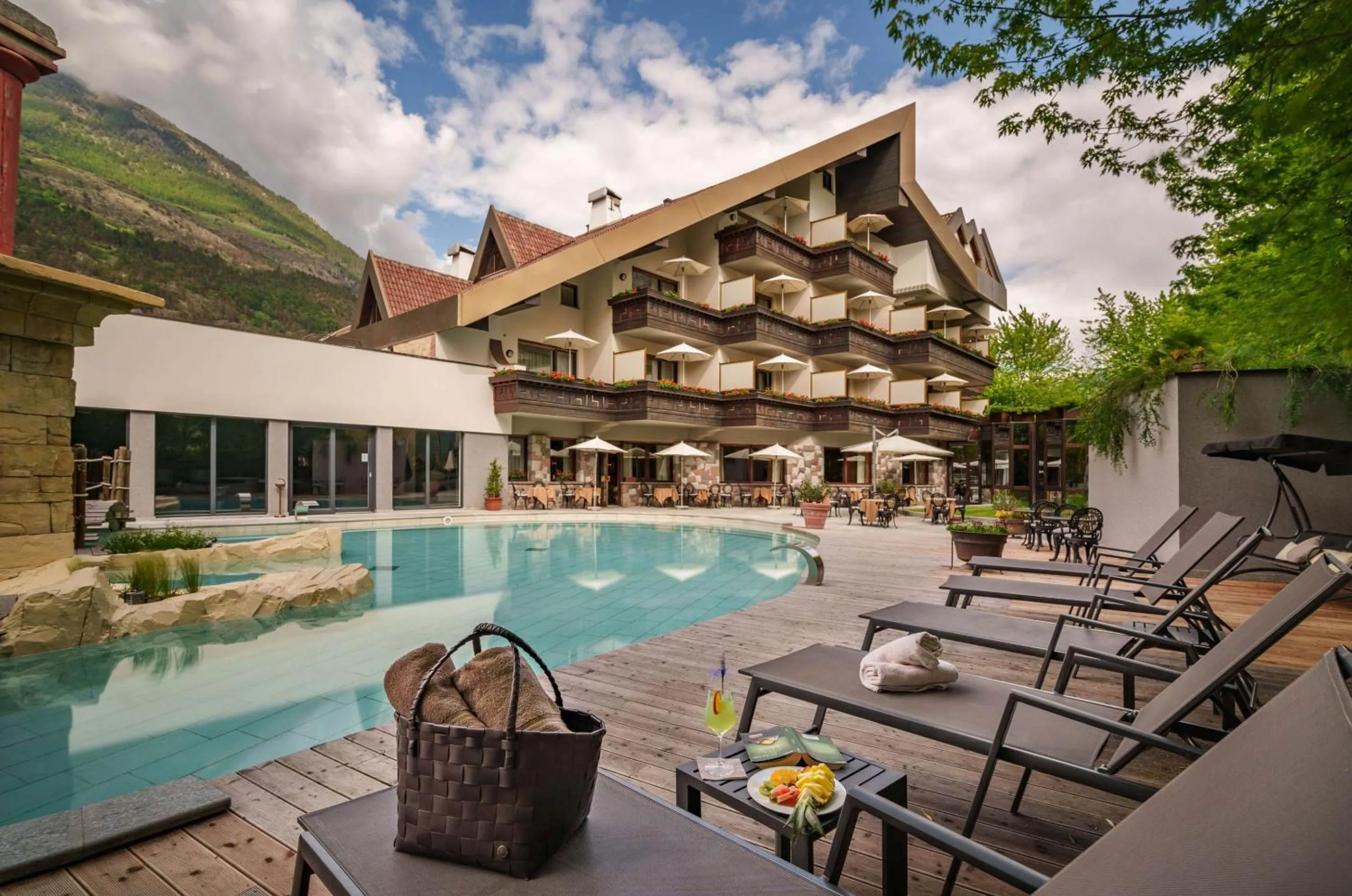 Property building in Hotel Vier Jahreszeiten