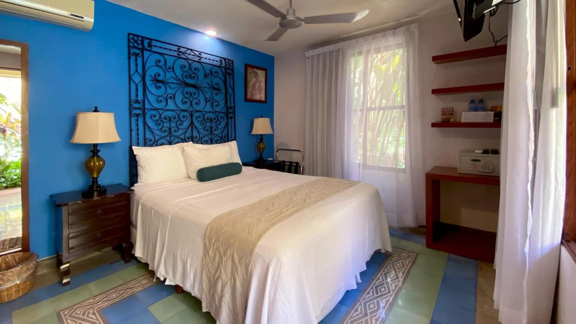 Bed in Art 57 Hotel - Adults Only