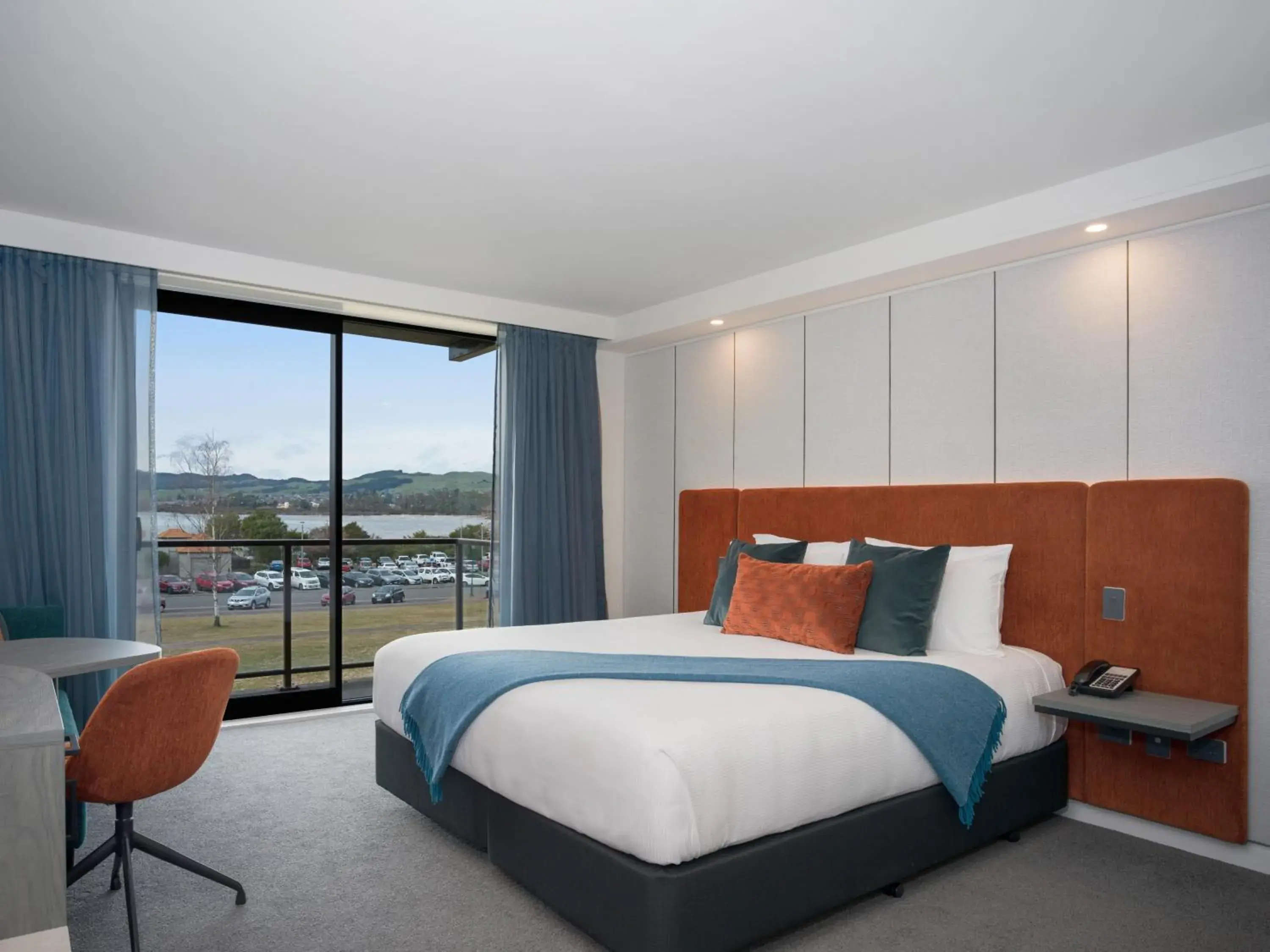 Superior King - Lake-Facing in Millennium Hotel Rotorua Superior King - Lake-Facing in Millennium Hotel Rotorua