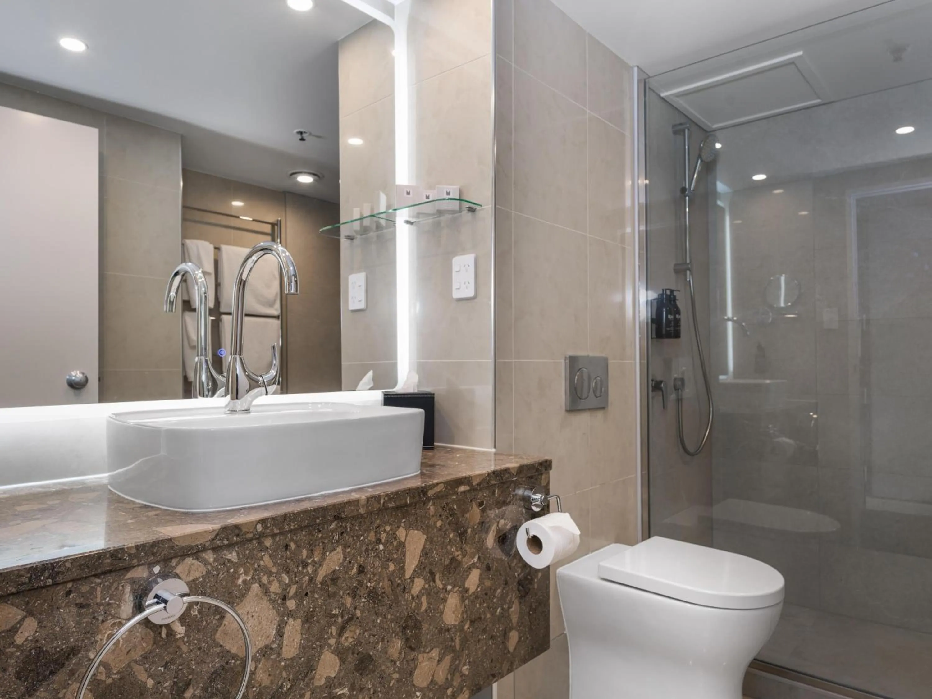 Shower in Millennium Hotel Rotorua