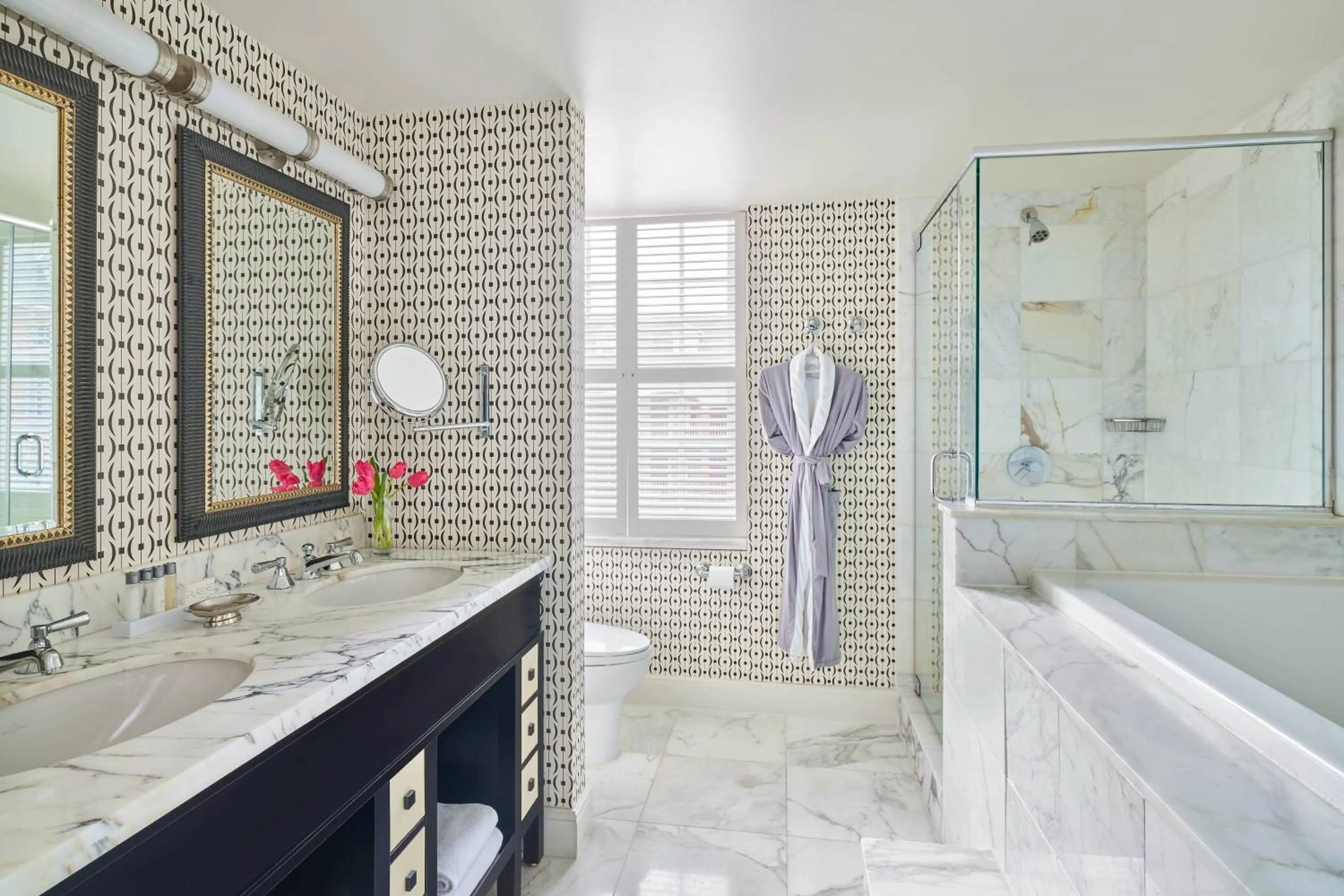 Swimming pool in The Alexandrian Old Town Alexandria, Autograph Collection