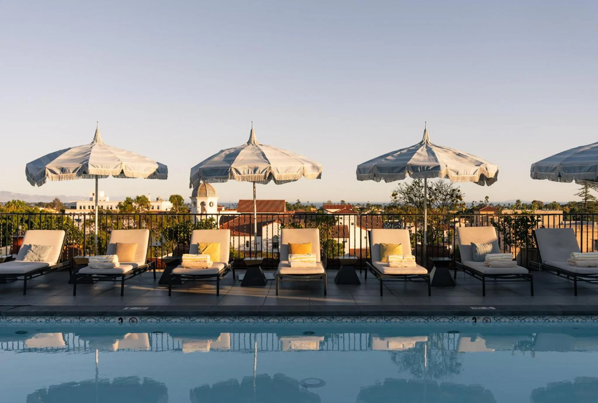 Swimming pool in Kimpton Canary Hotel by IHG