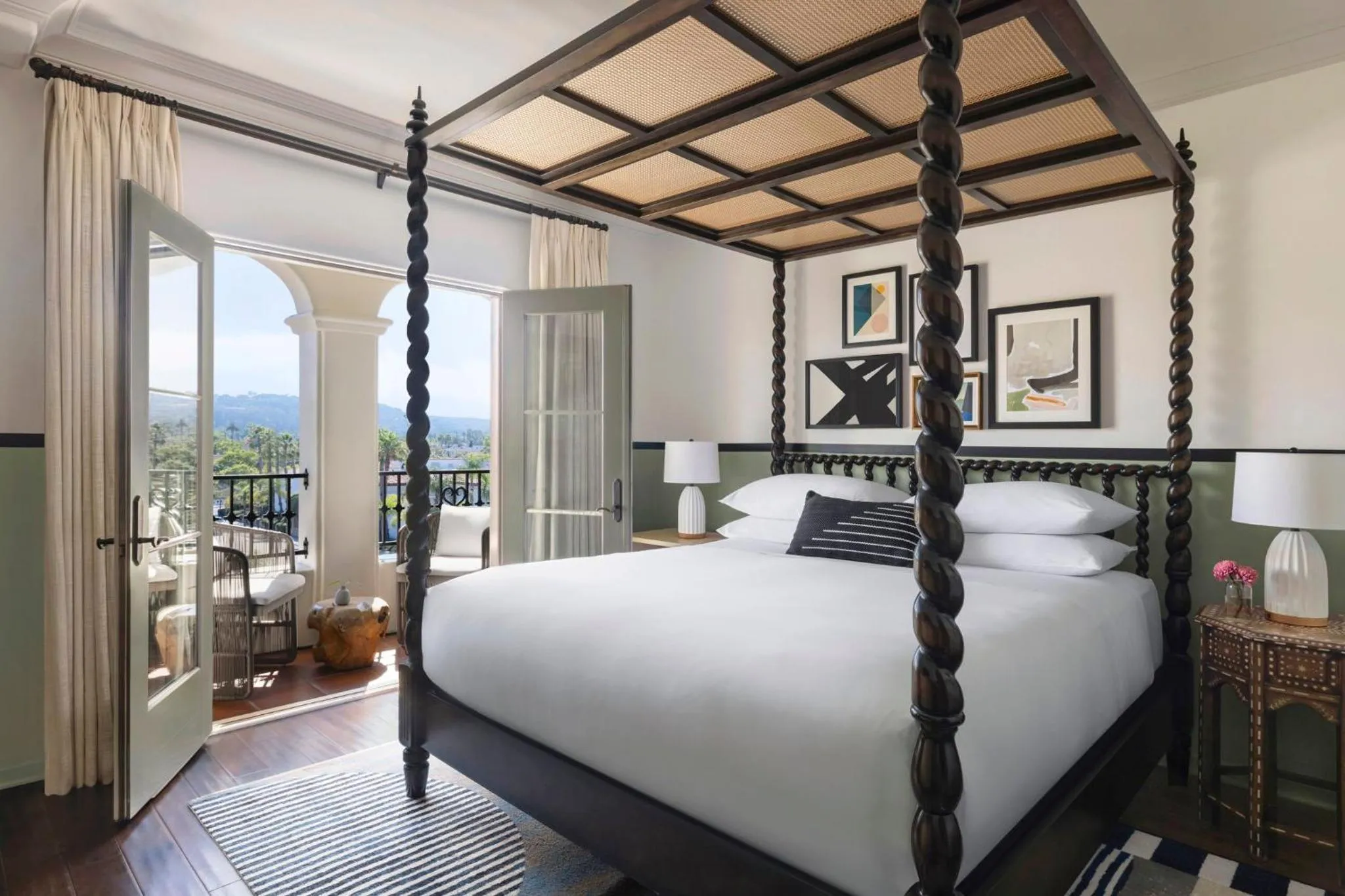 Photo of the whole room, Bed in Kimpton Canary Hotel by IHG