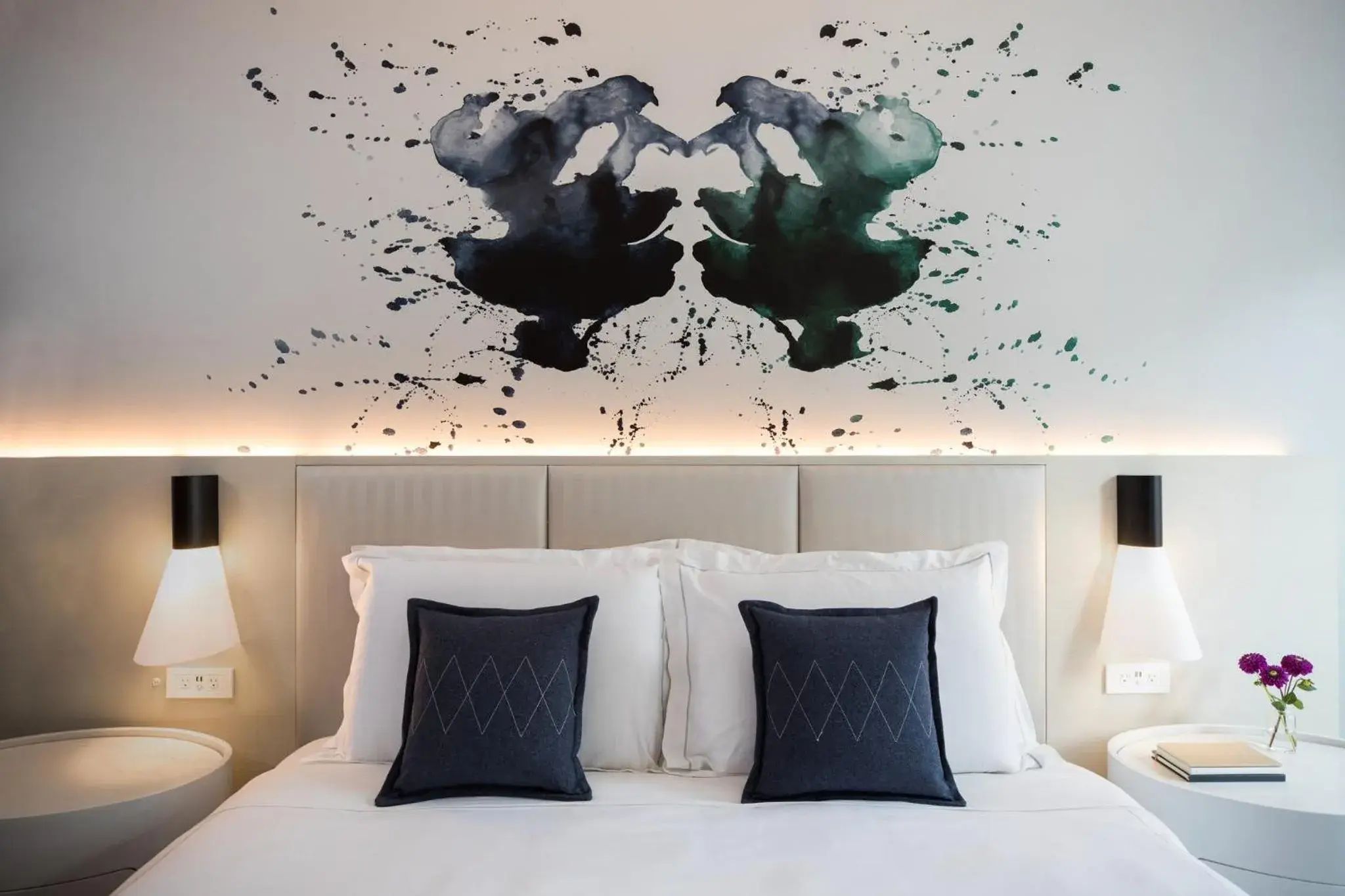 Balcony King Mobility-Accessible with Tub in Archer Hotel Old Town Alexandria Balcony King Mobility-Accessible with Tub in Archer Hotel Old Town Alexandria