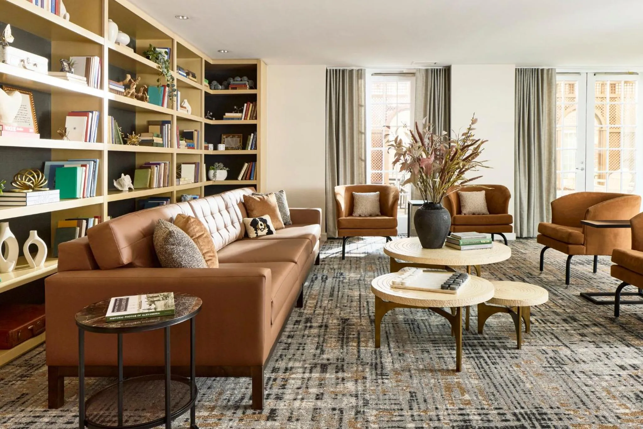 Facade/entrance in Archer Hotel Old Town Alexandria