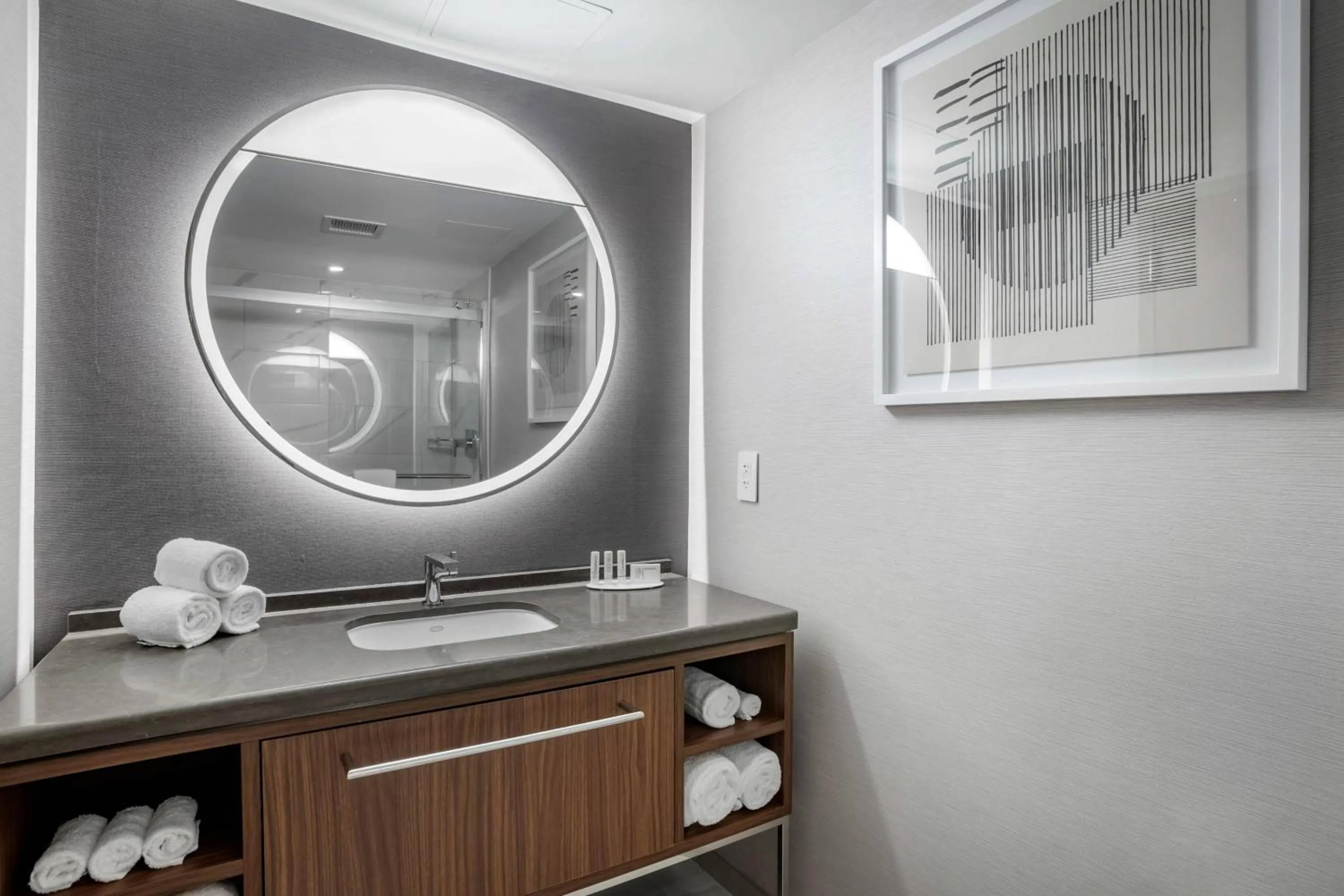 Bathroom in Courtyard by Marriott Washington, DC Dupont Circle