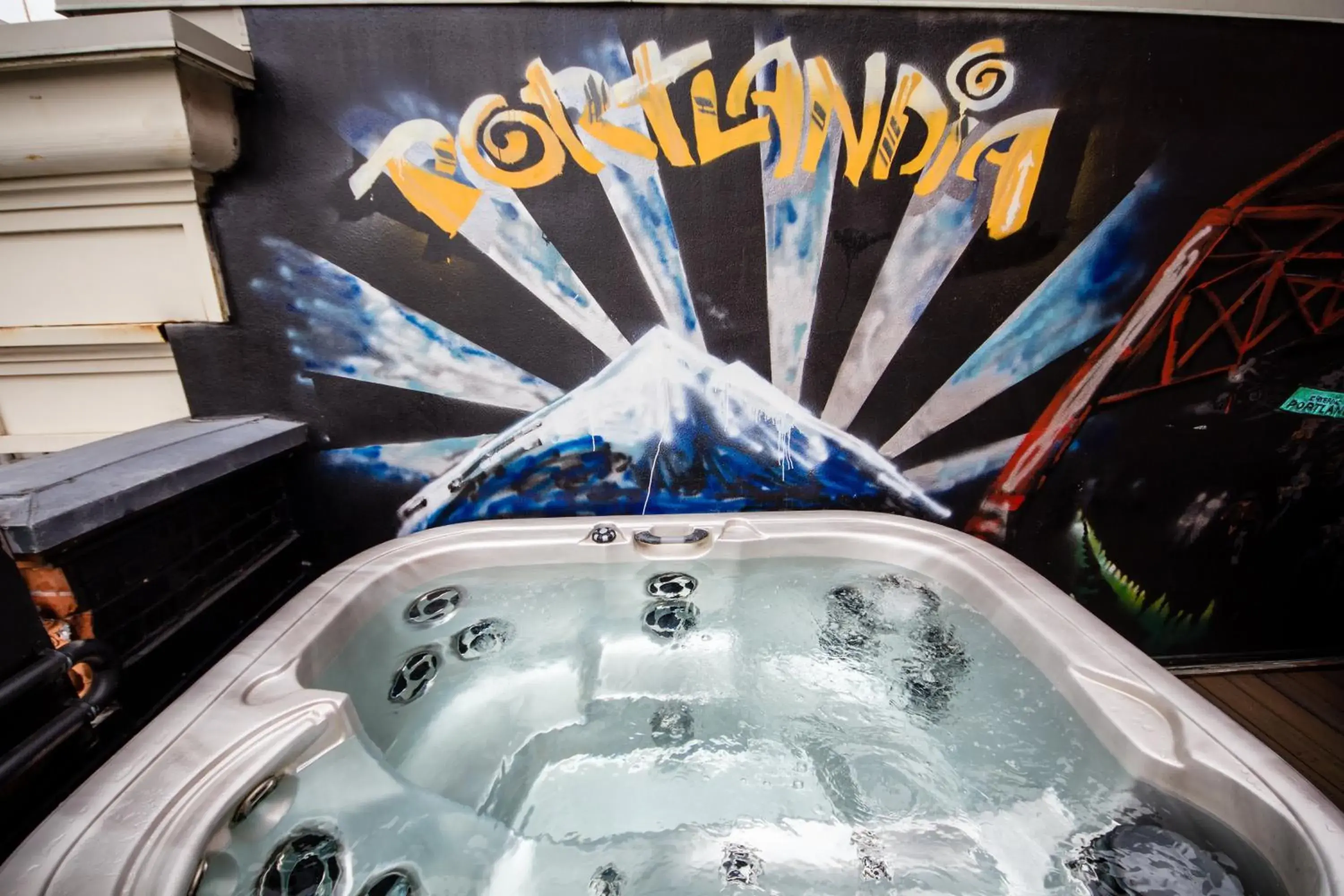 Premium Queen Room with Private Balcony in Kimpton Hotel Vintage Portland by IHG Premium Queen Room with Private Balcony in Kimpton Hotel Vintage Portland by IHG