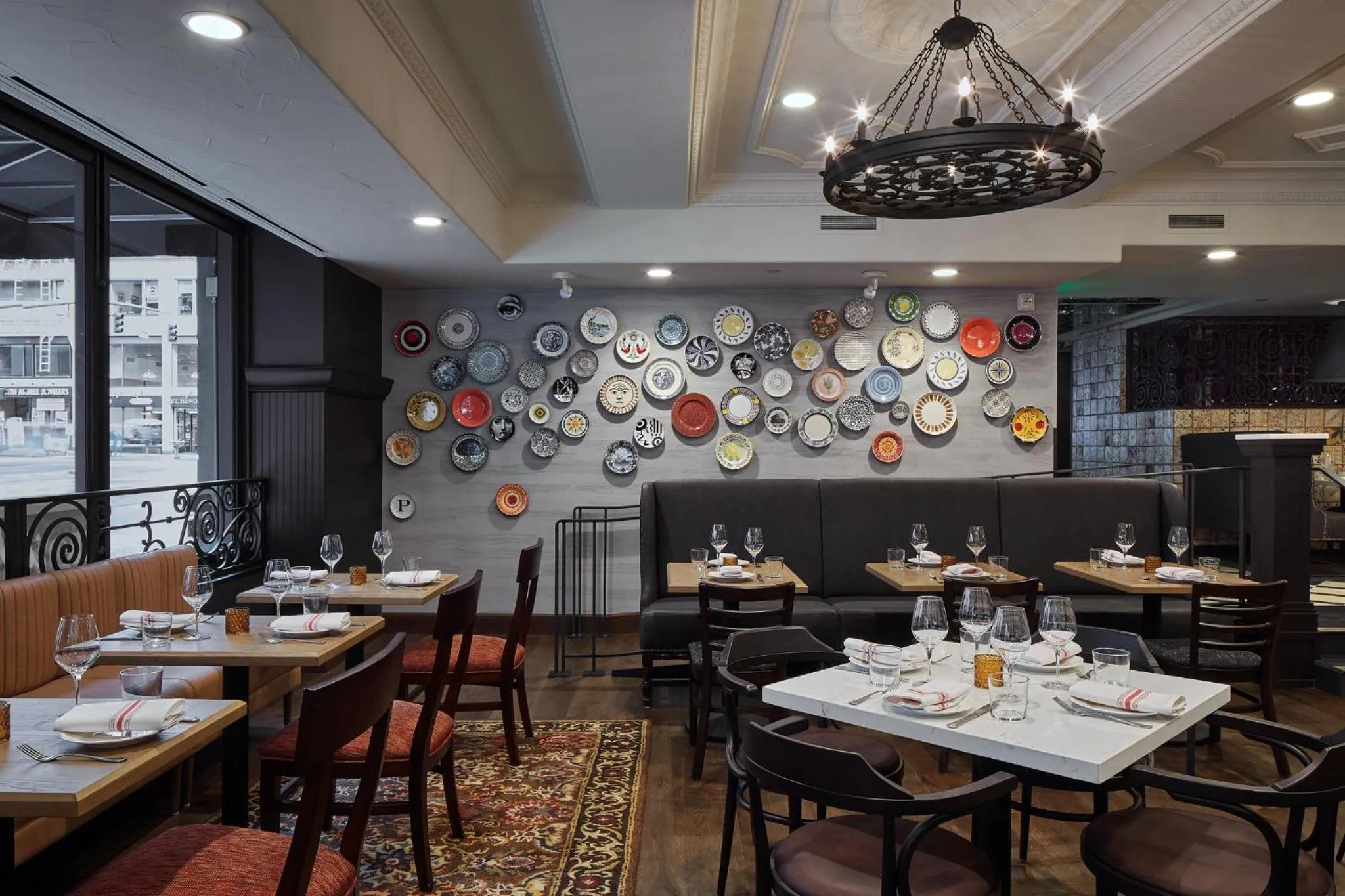 Restaurant/places to eat in Kimpton Hotel Vintage Portland by IHG