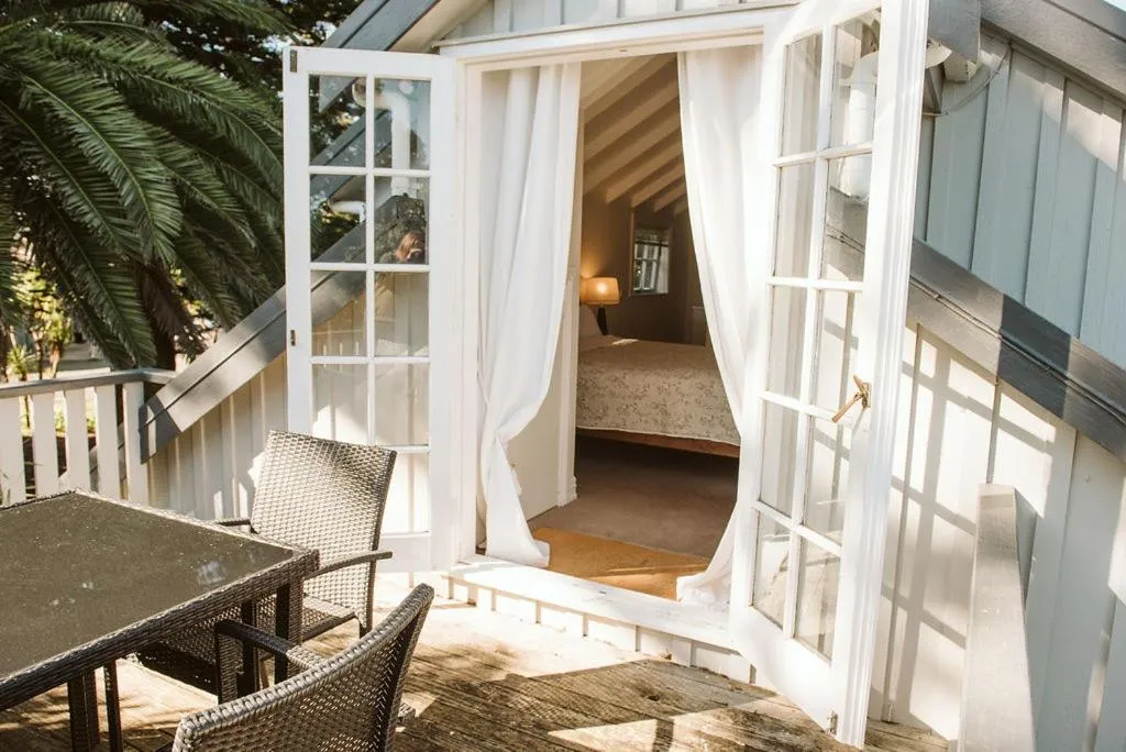 Bow Street Apartments & Cottage