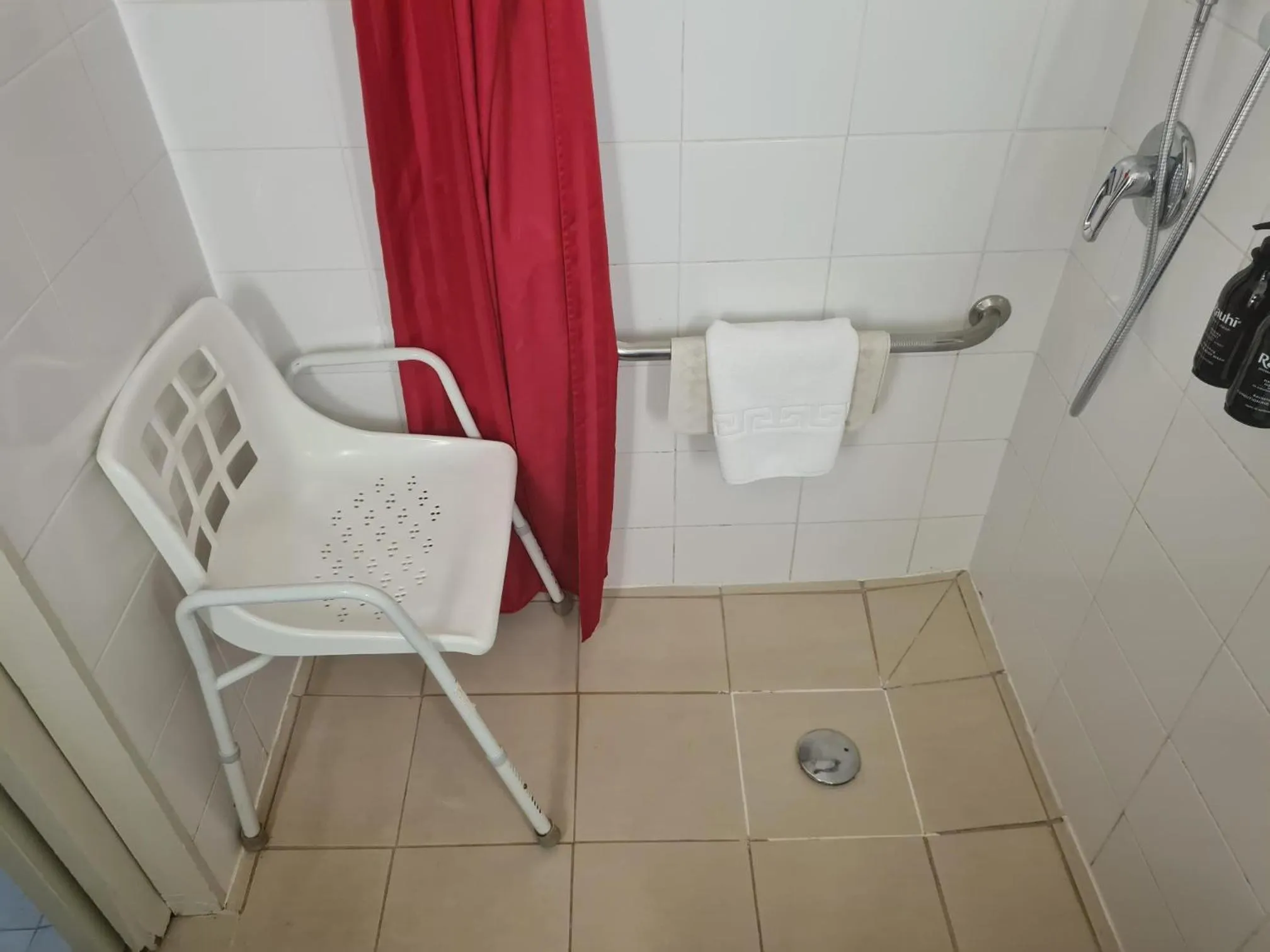 Bathroom in Copthorne Hotel Auckland City