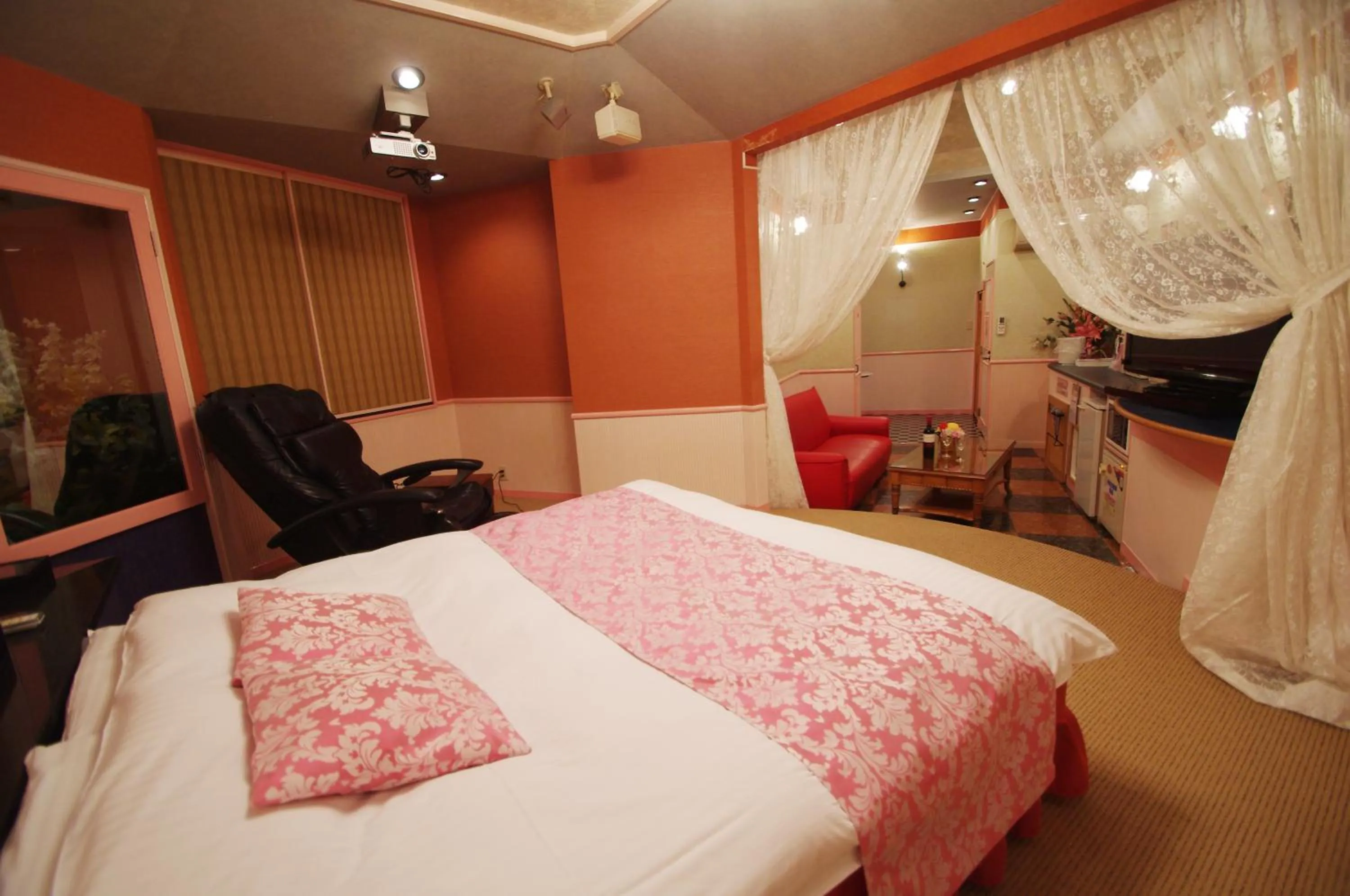 Photo of the whole room, Bed in Alohain Yonago