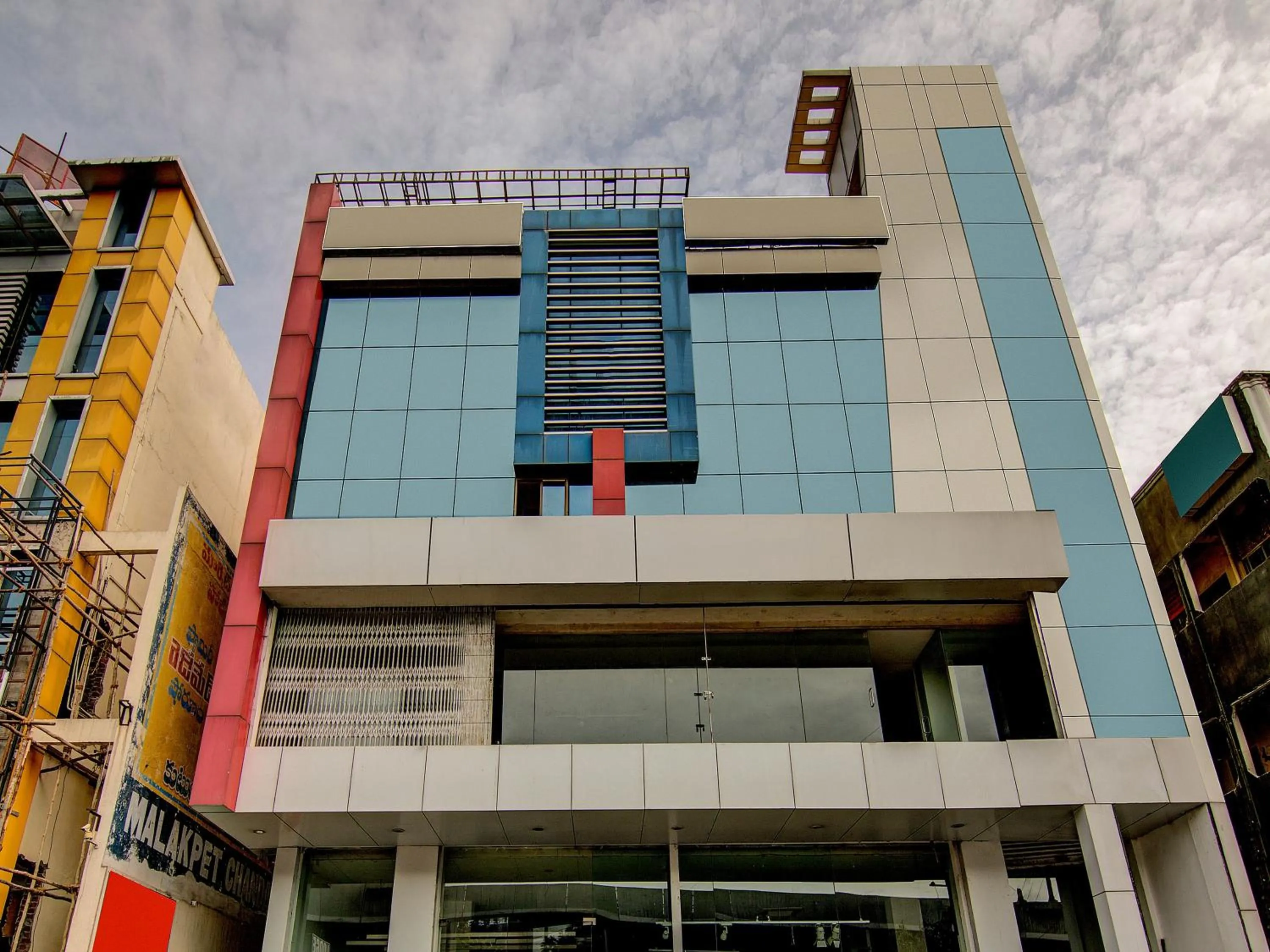 Facade/entrance, Property Building in Hotel O Mayur's Residency Near Malkpet