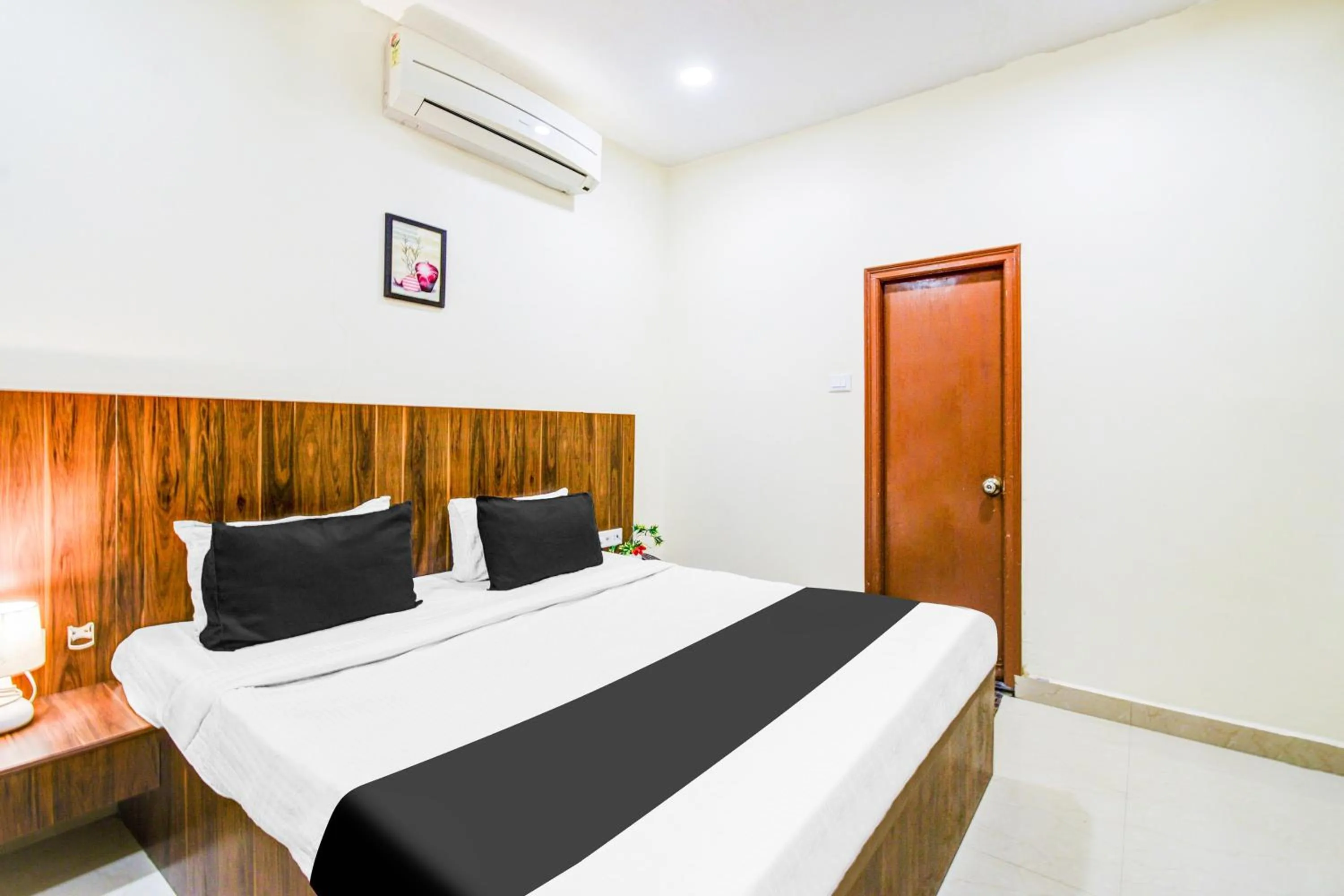 Bedroom, Bed in Super Townhouse Townvilla Guesthouse