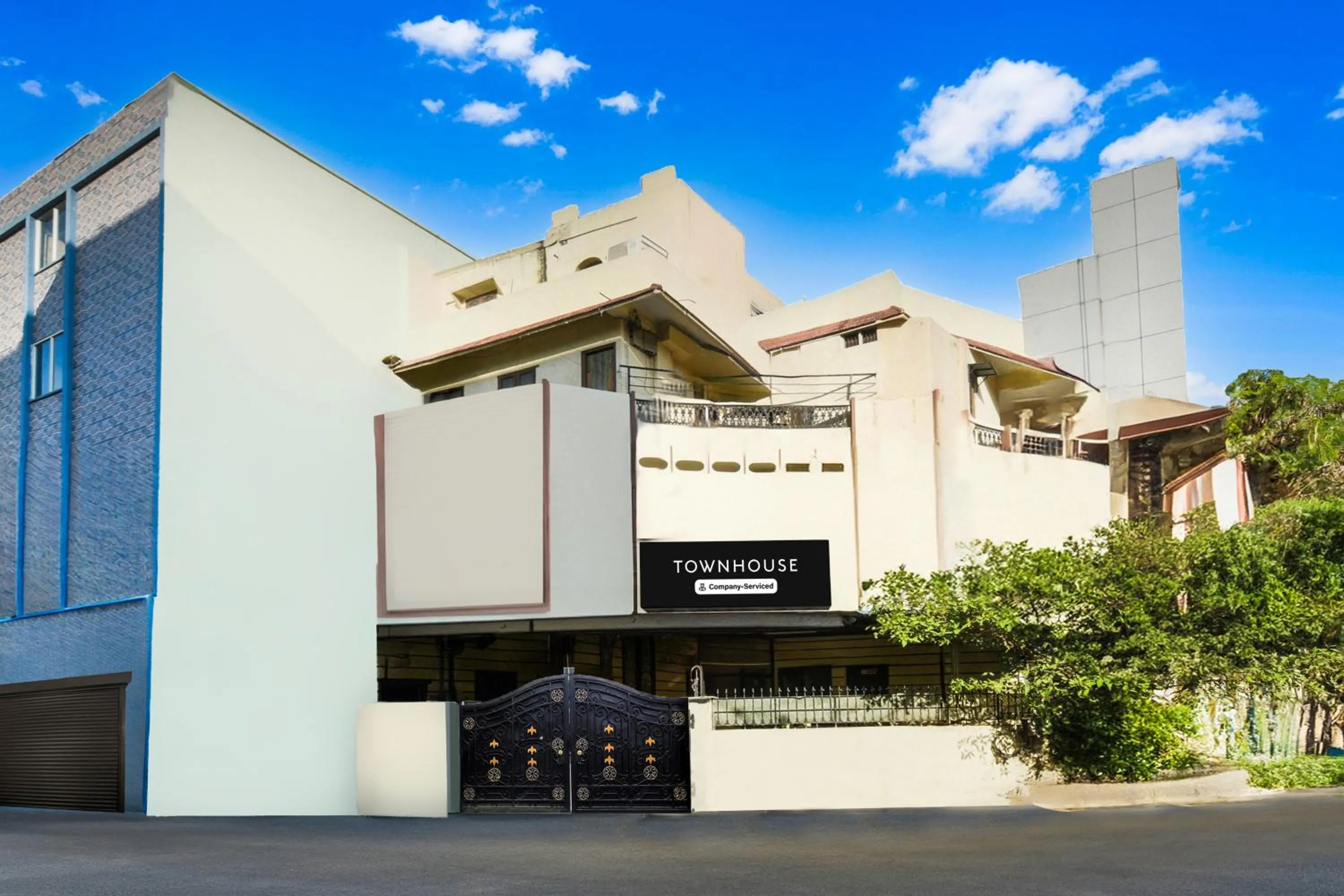 Facade/entrance in Super Townhouse Townvilla Guesthouse