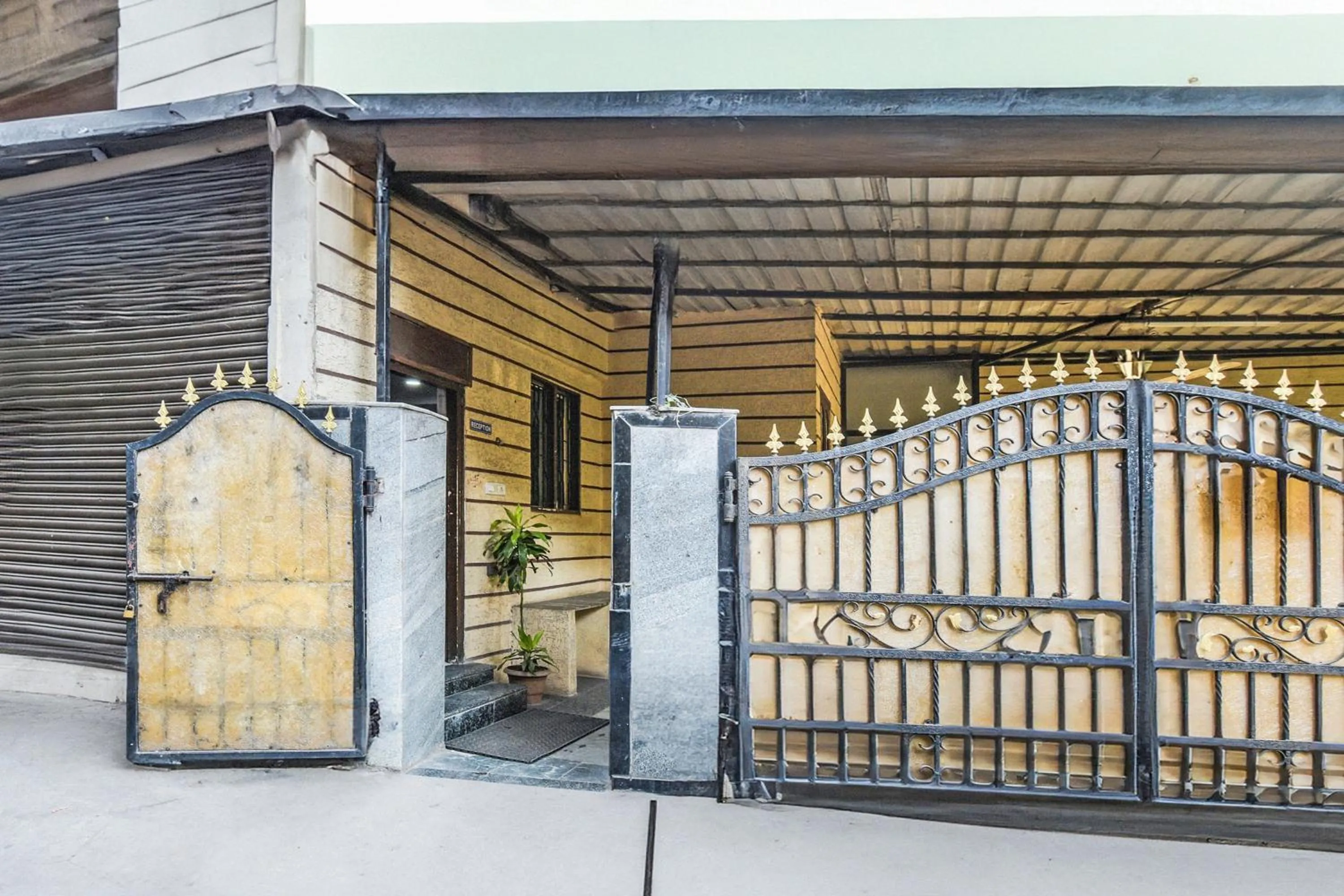 Facade/entrance in Super Townhouse Townvilla Guesthouse