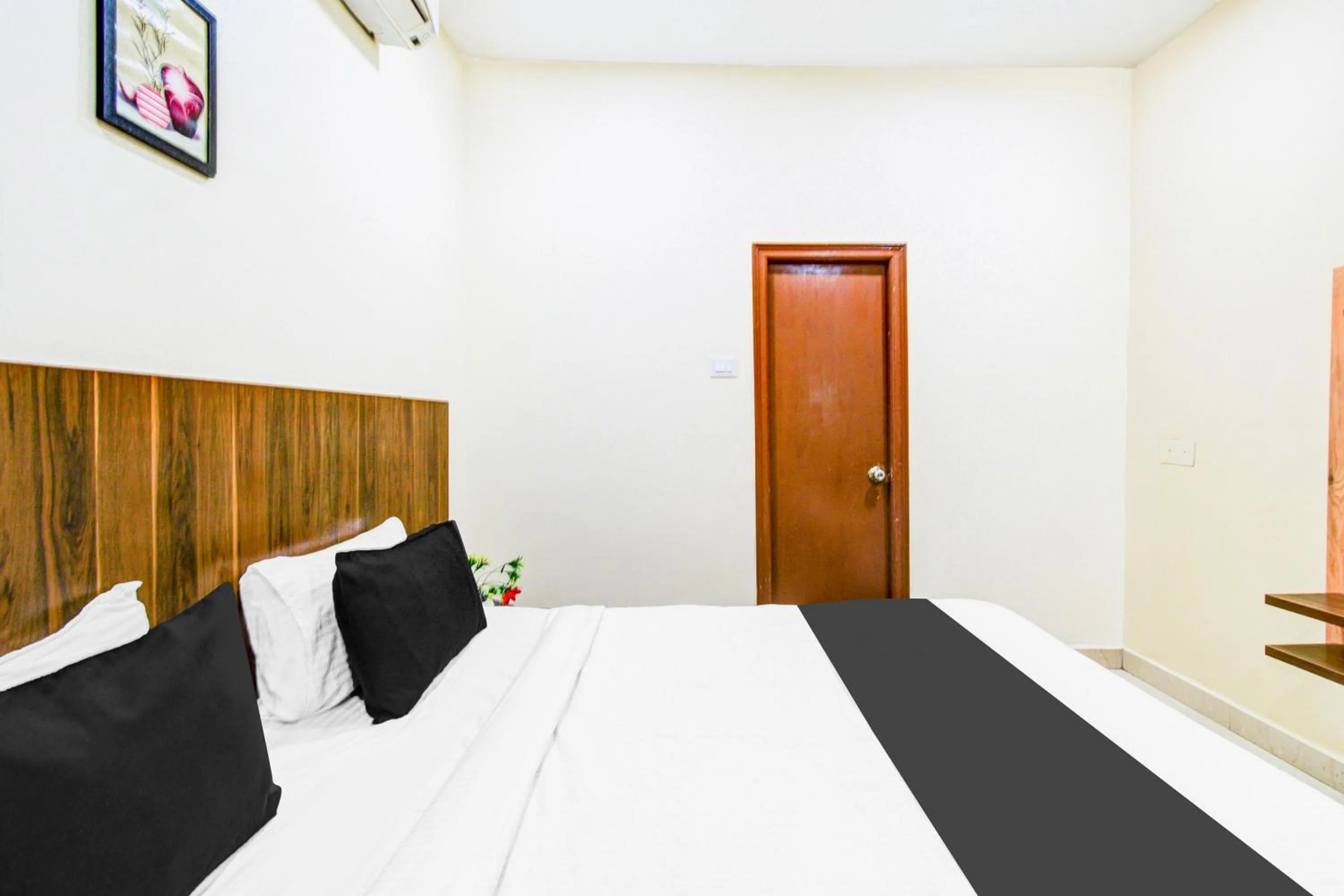 Bedroom, Bed in Super Townhouse Townvilla Guesthouse