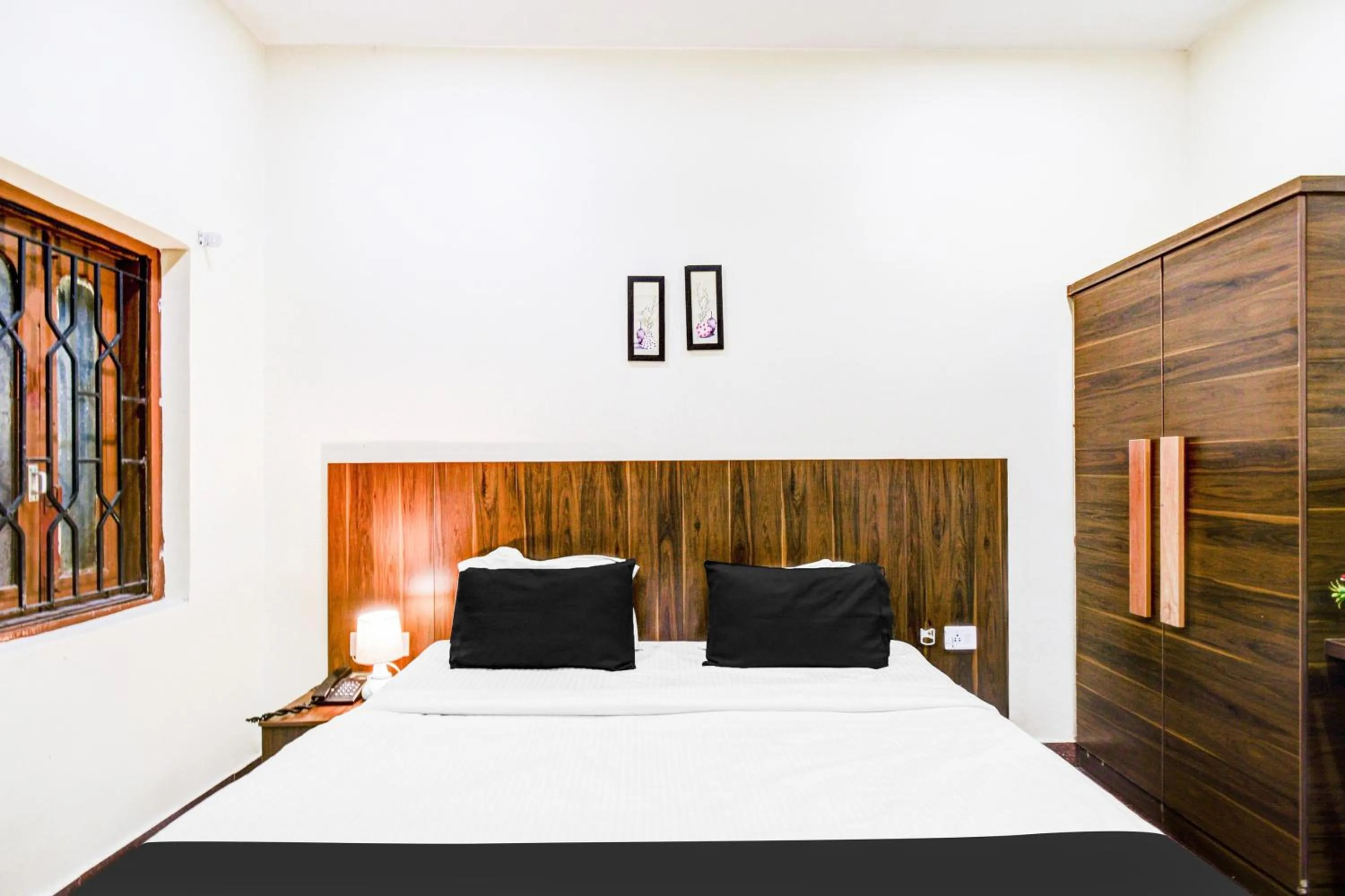 Bedroom, Bed in Super Townhouse Townvilla Guesthouse