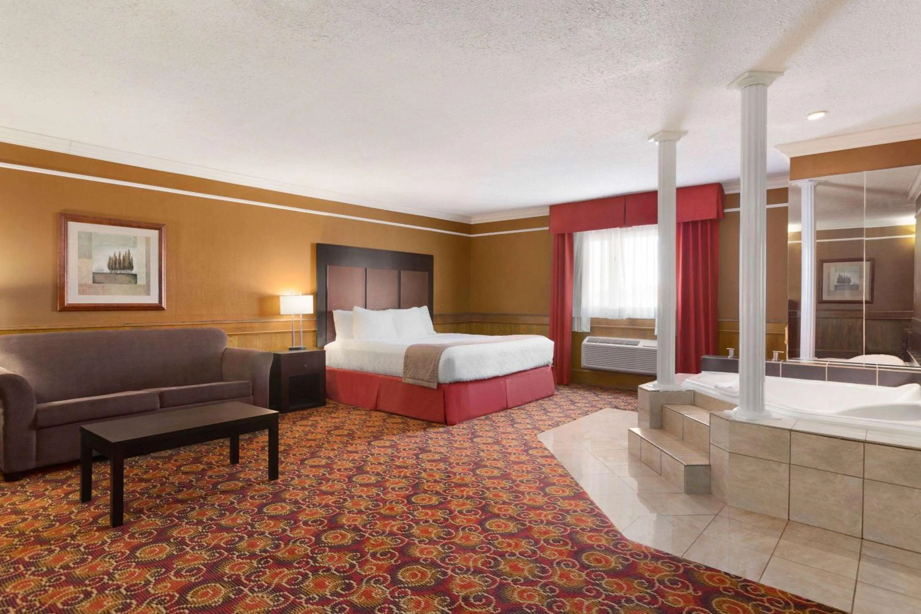 Photo of the whole room, Bed in Travelodge by Wyndham Meadow Lake