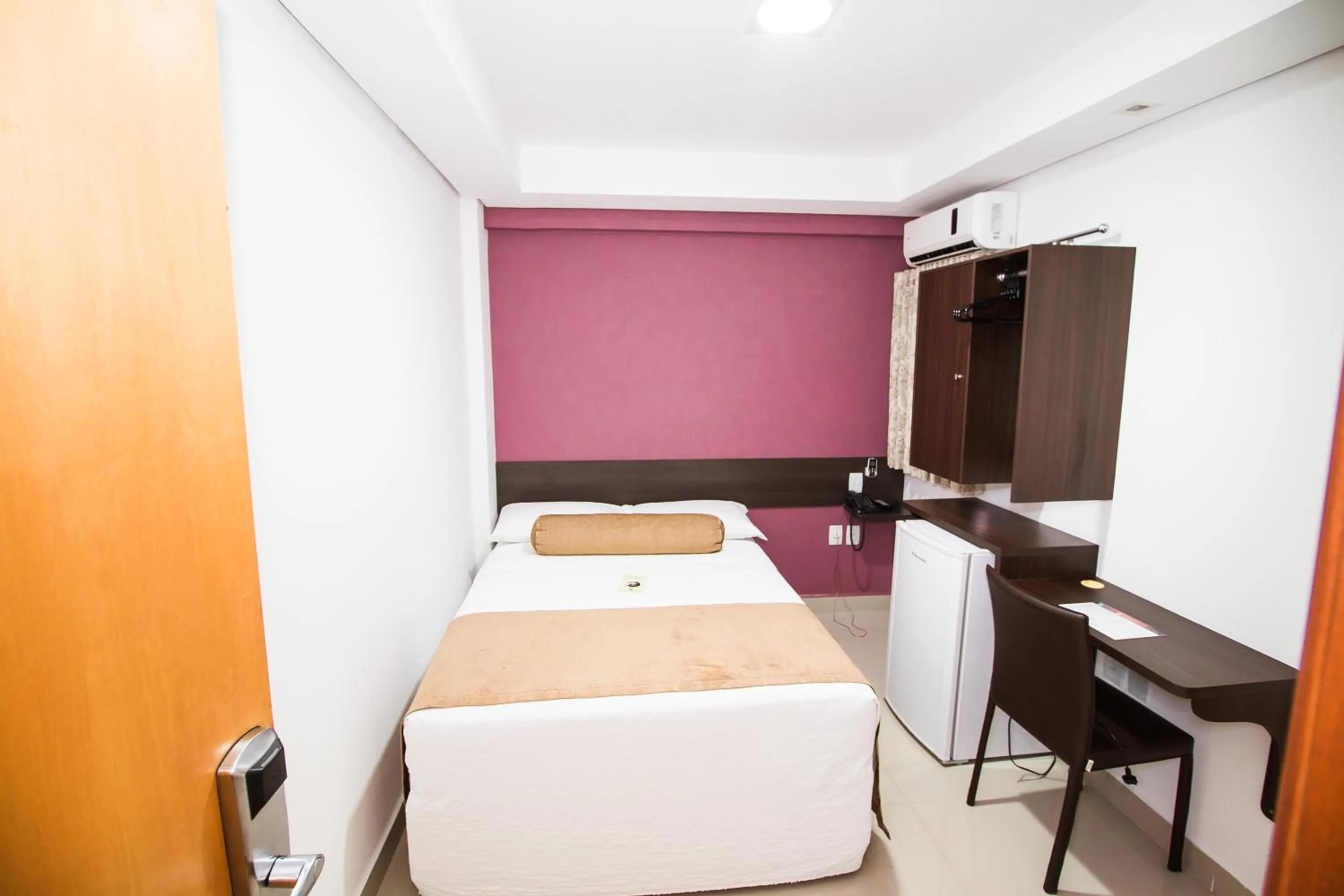 Photo of the whole room, Bed in Hotel Nativo