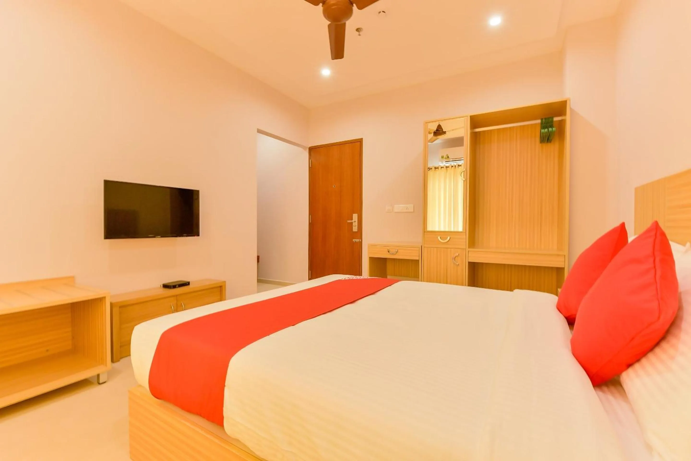 Bedroom, Bed in Super Townhouse Edassery Blue Bells